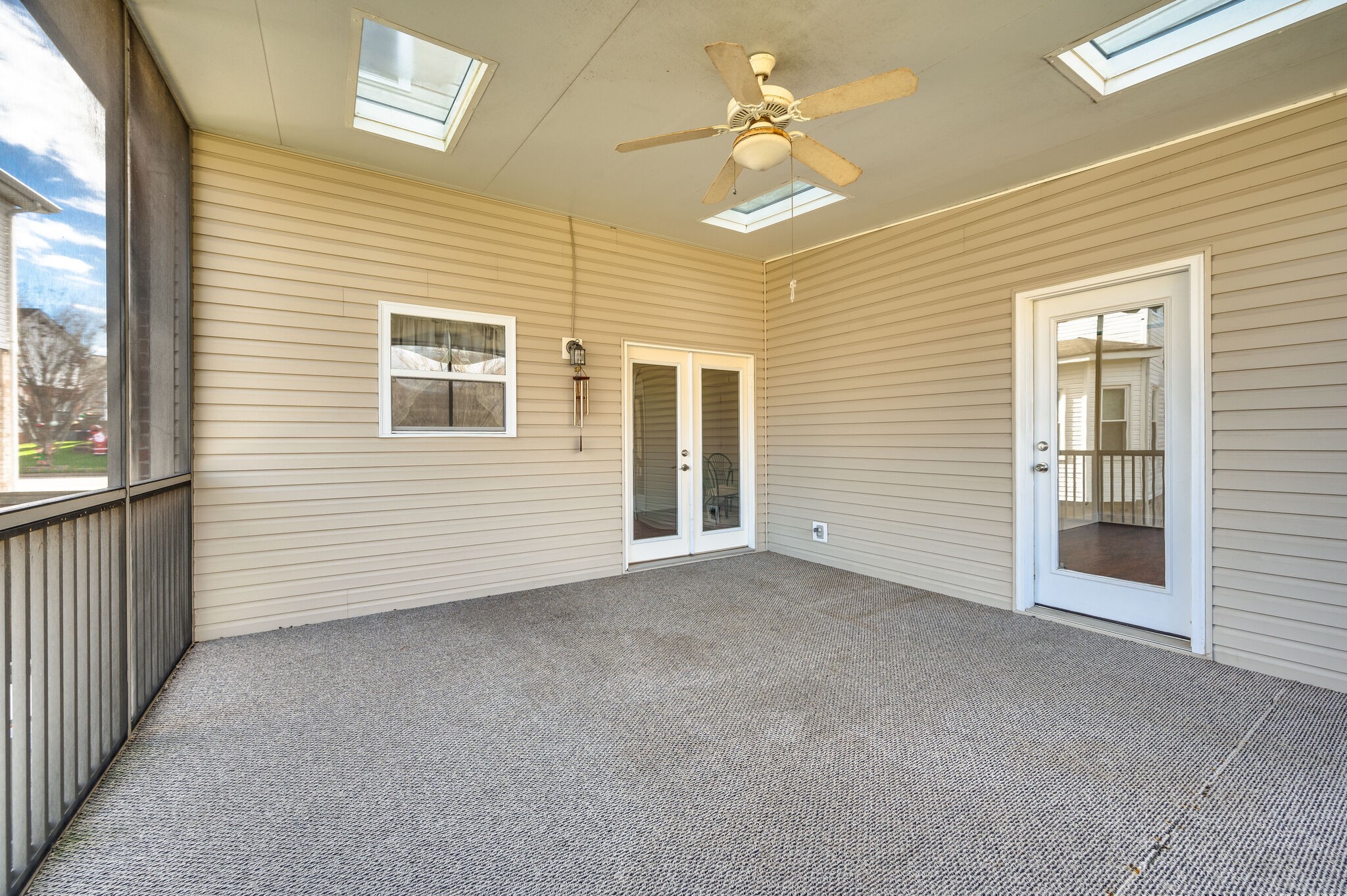 7157 Riverfront Dr