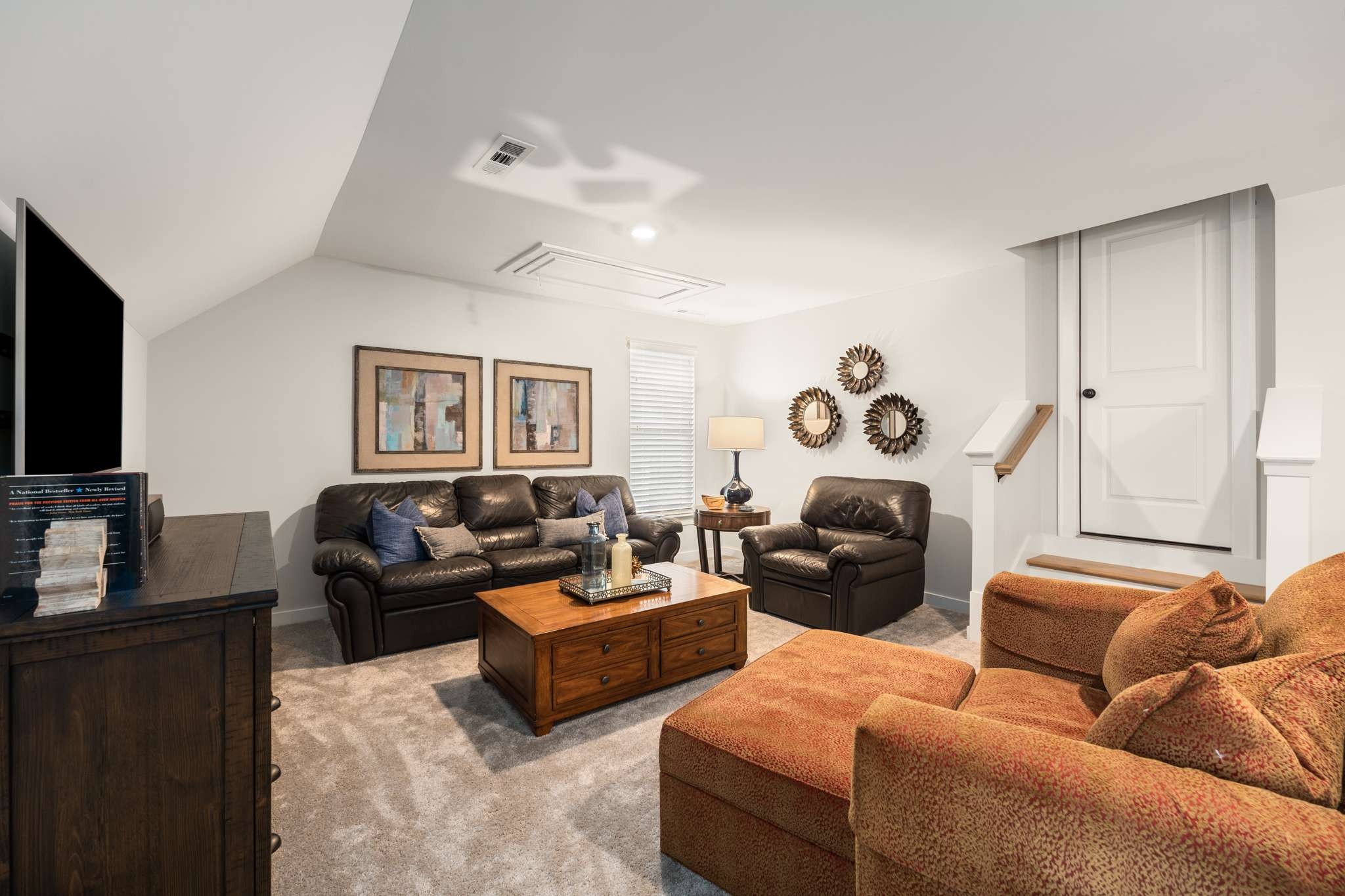 7592 Delancey Dr