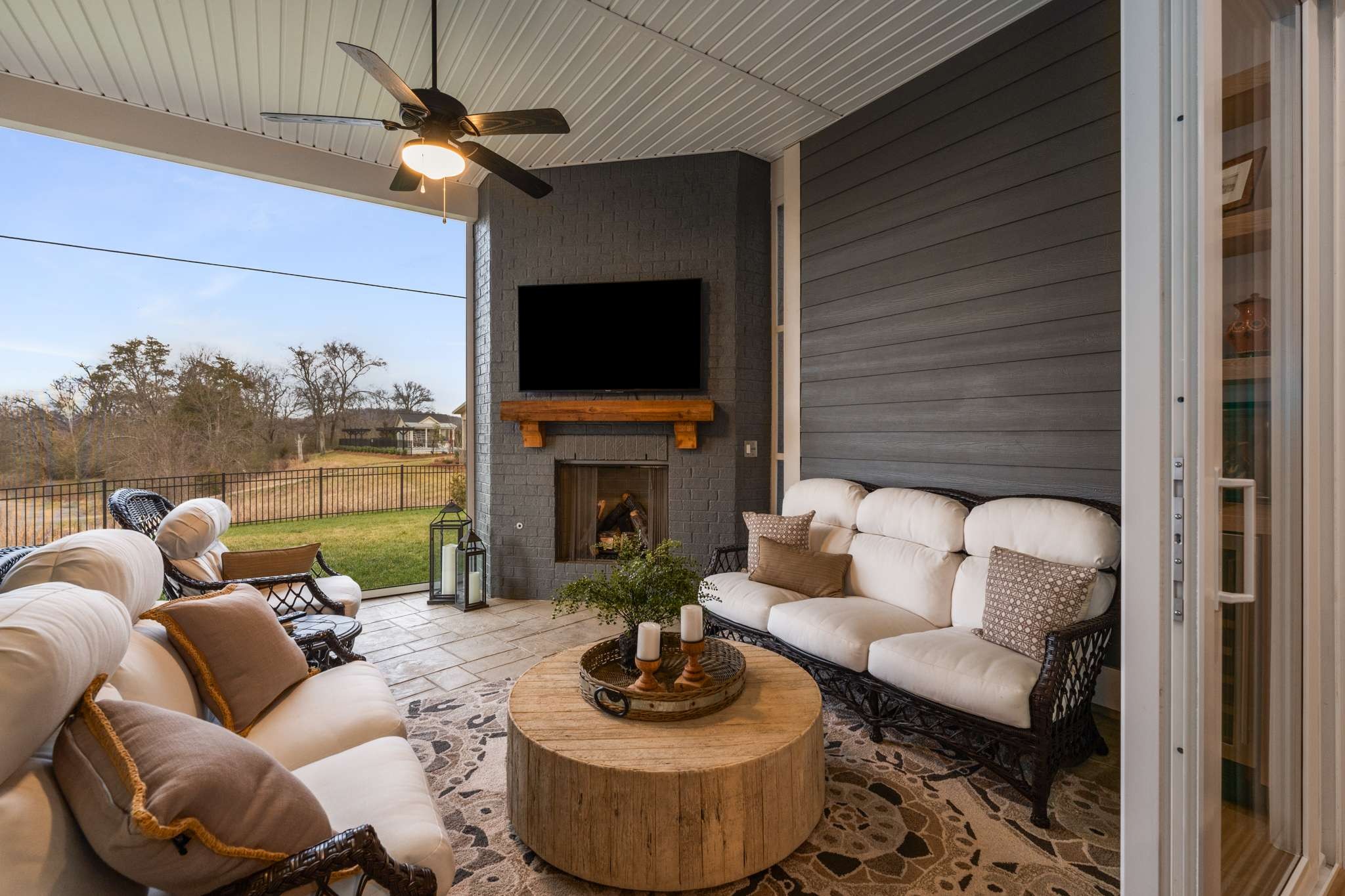 7592 Delancey Dr