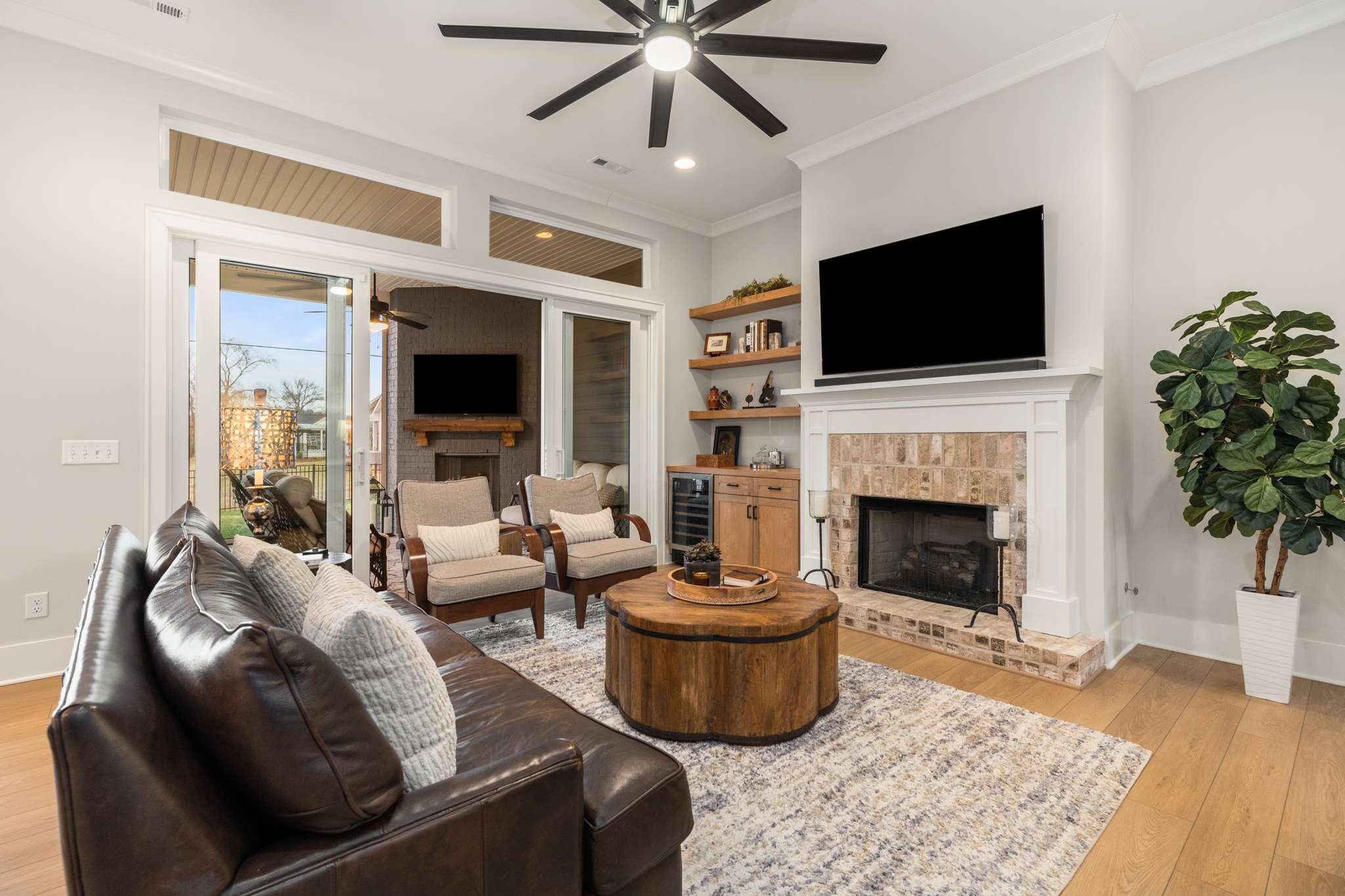 7592 Delancey Dr