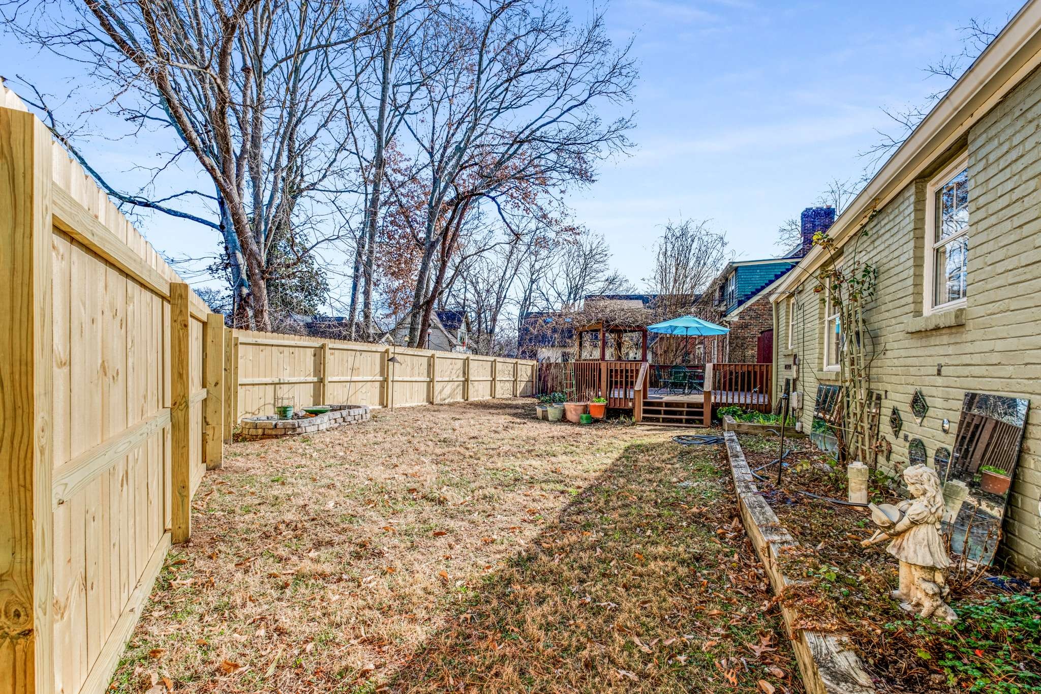 214 Mockingbird Rd