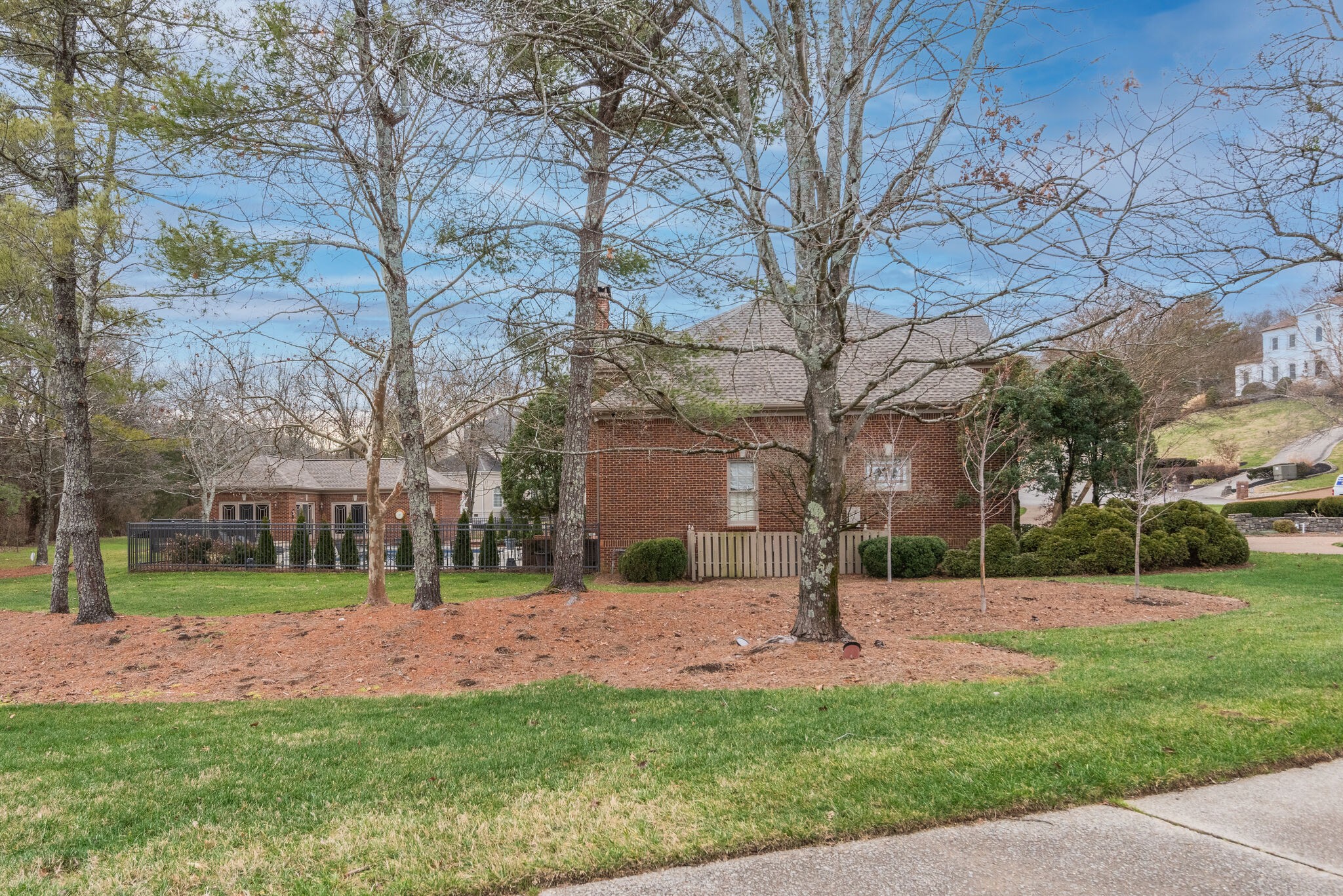 10 Castlewood Ct