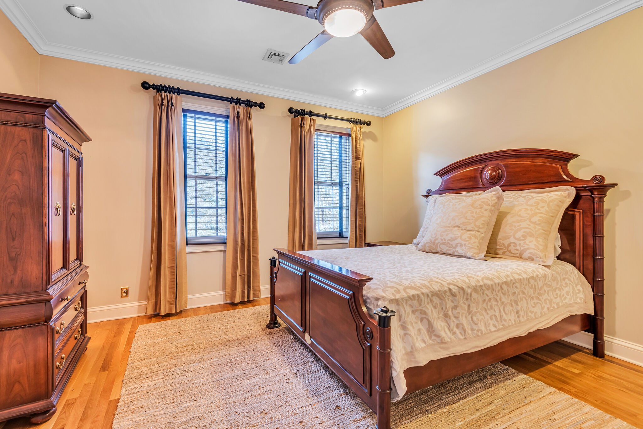 10 Castlewood Ct