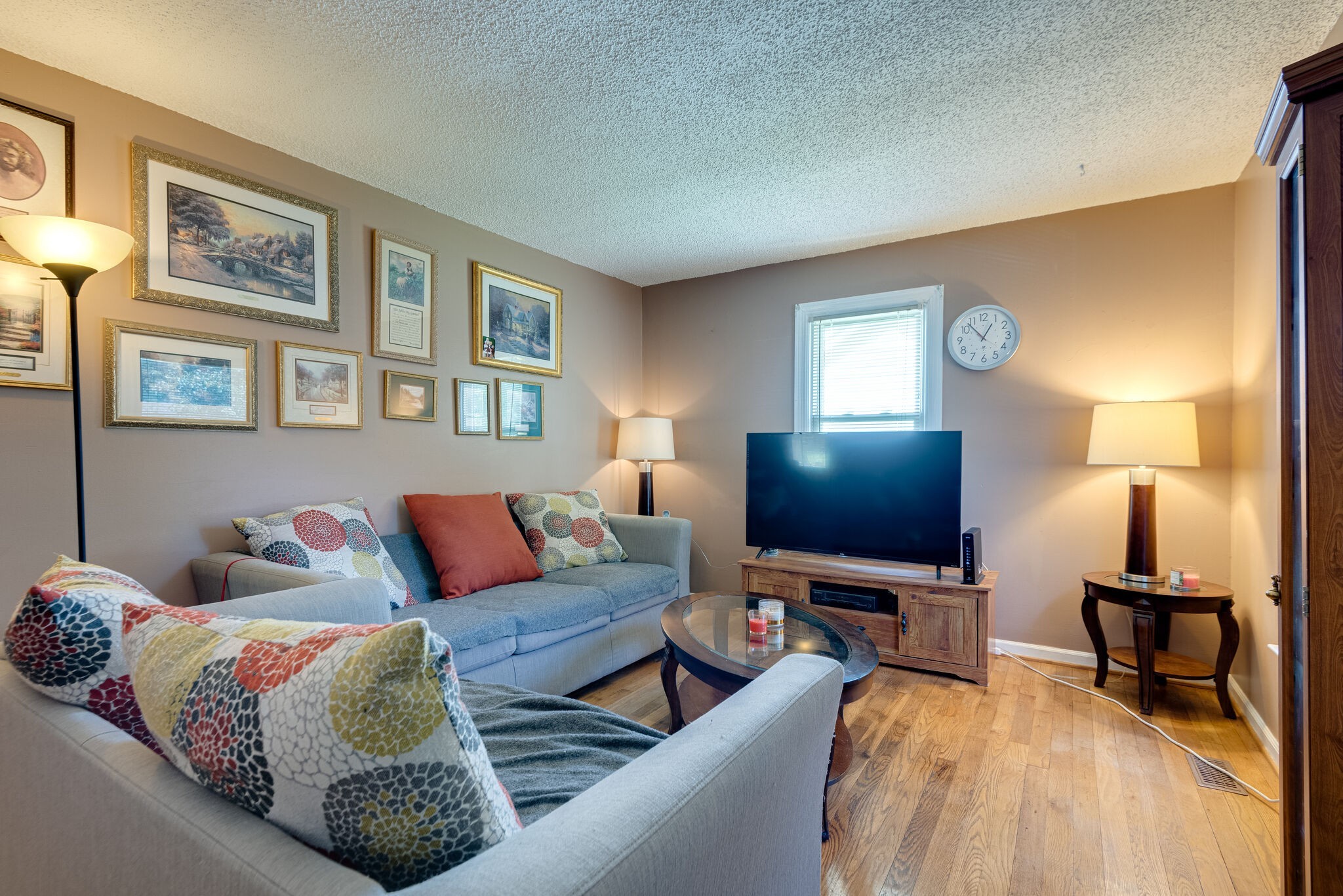 3015 Louise Dr