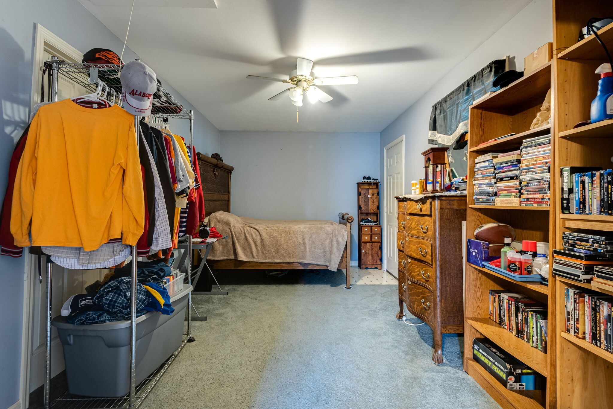 3015 Louise Dr