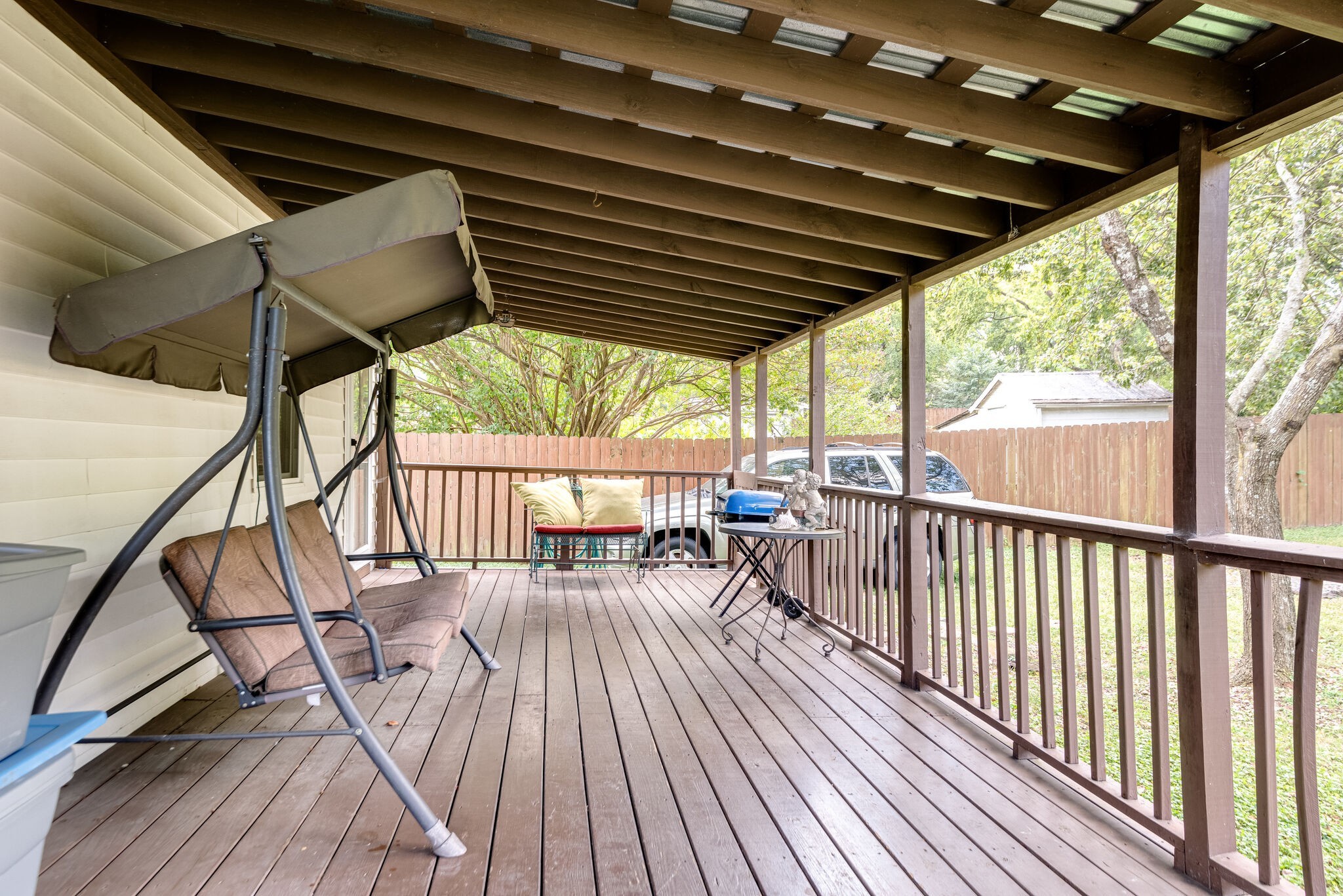 3015 Louise Dr