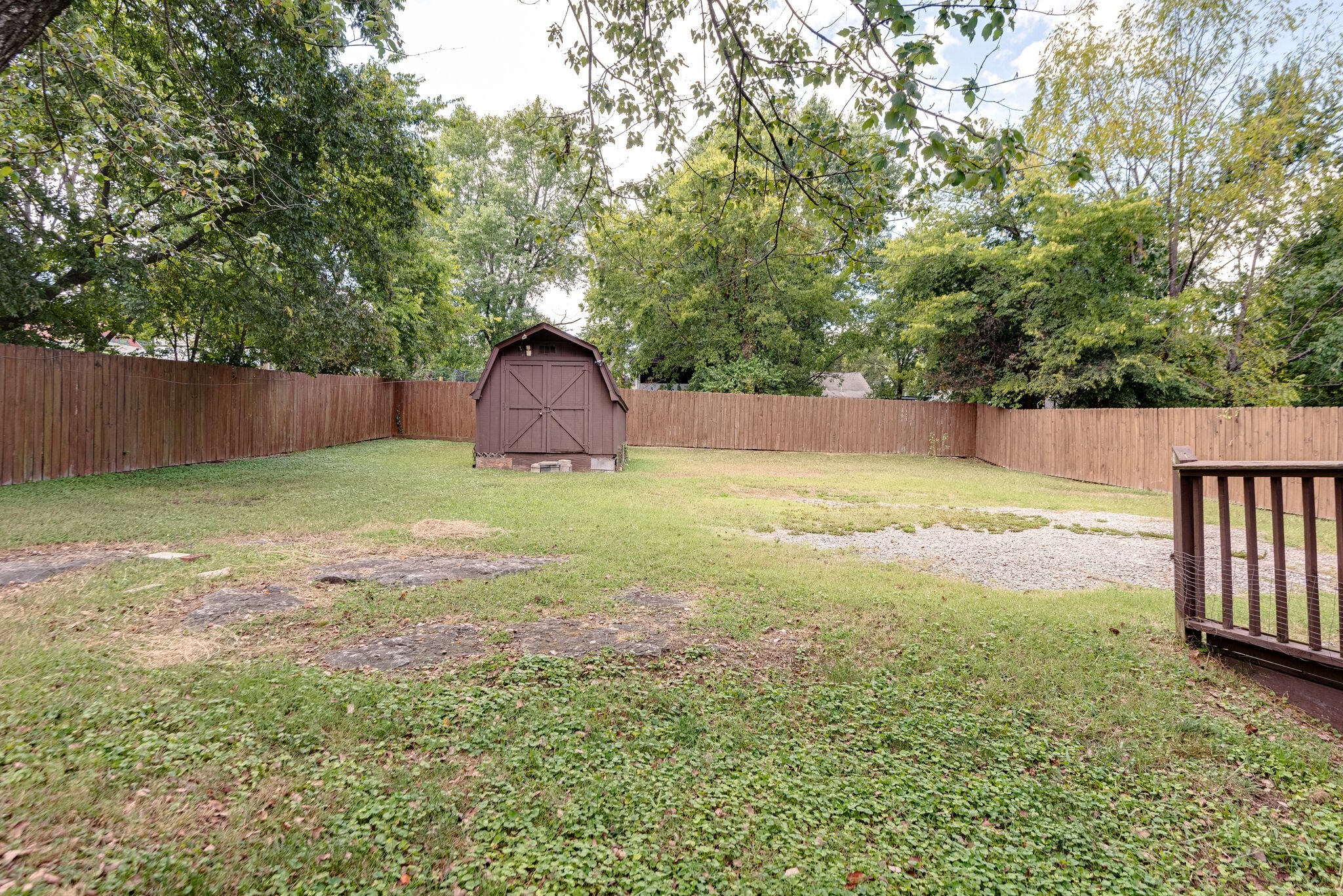 3015 Louise Dr