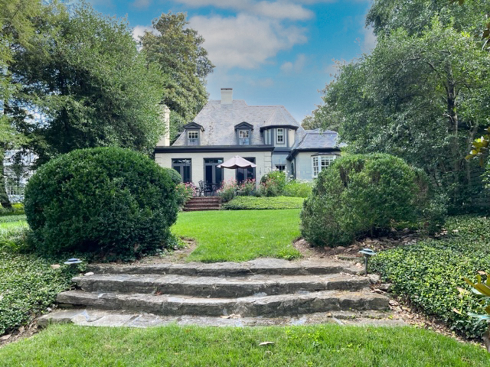 212 Jackson Blvd