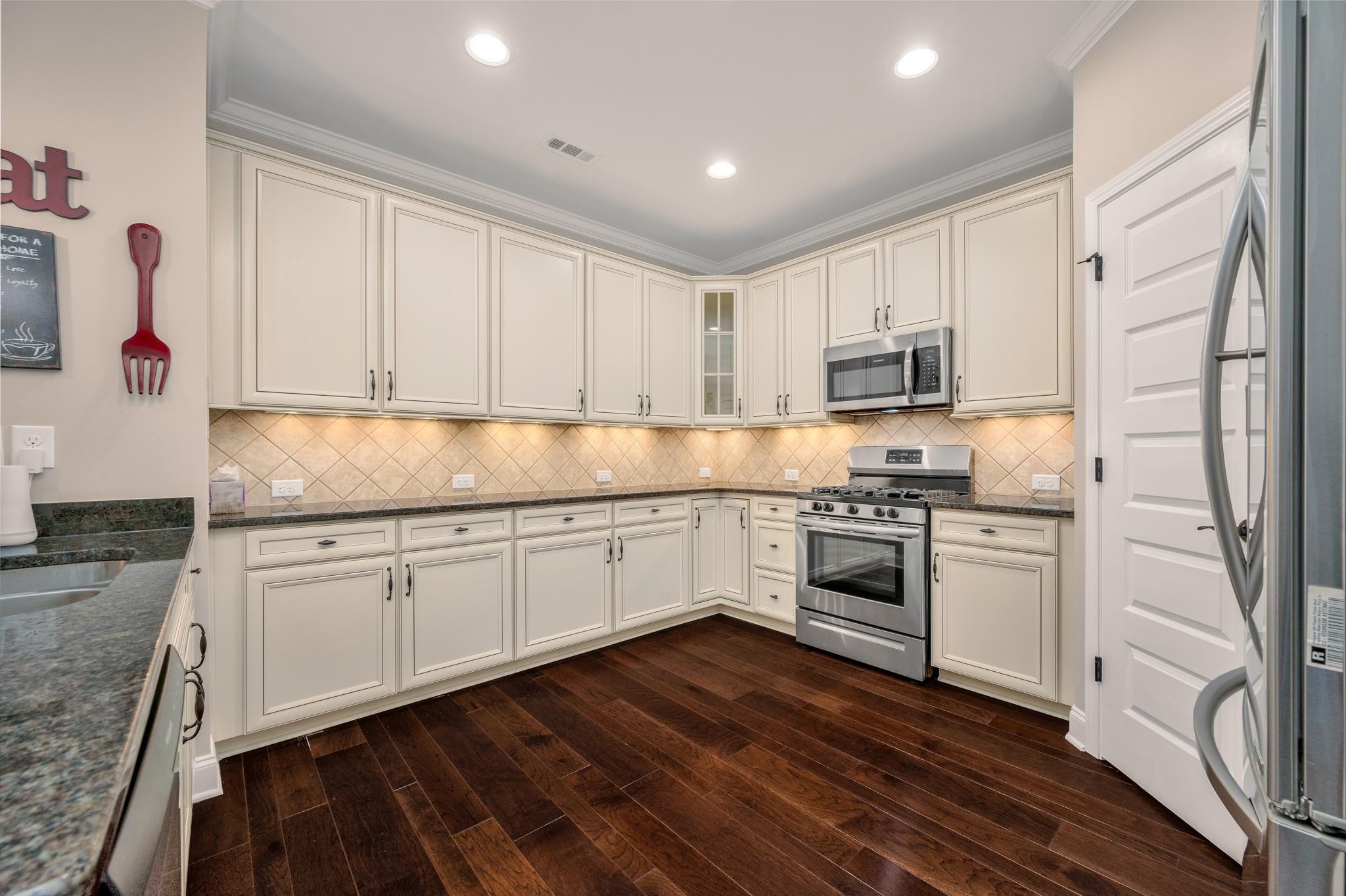 414 Lively Way