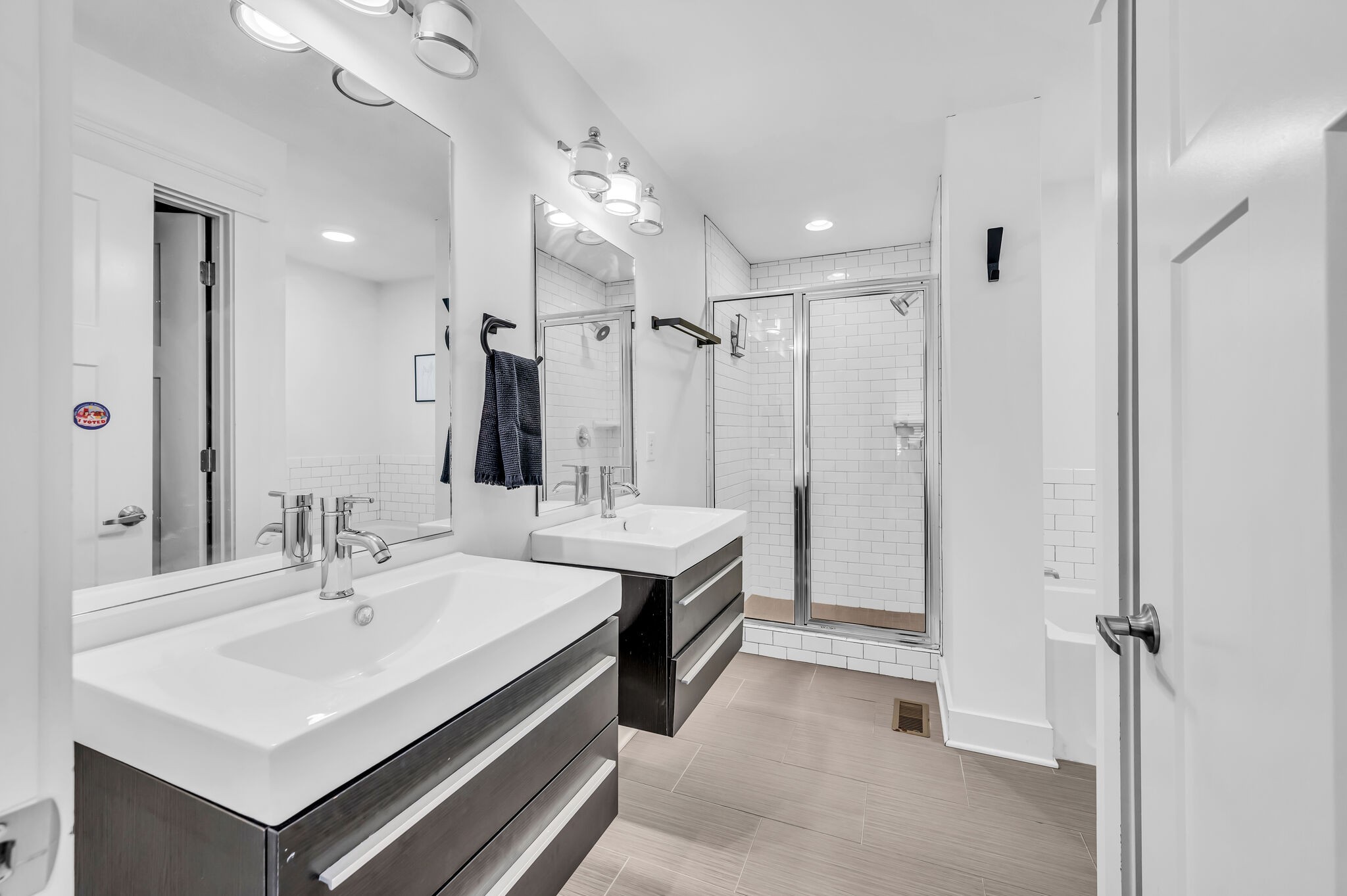 316 Artisan Ln