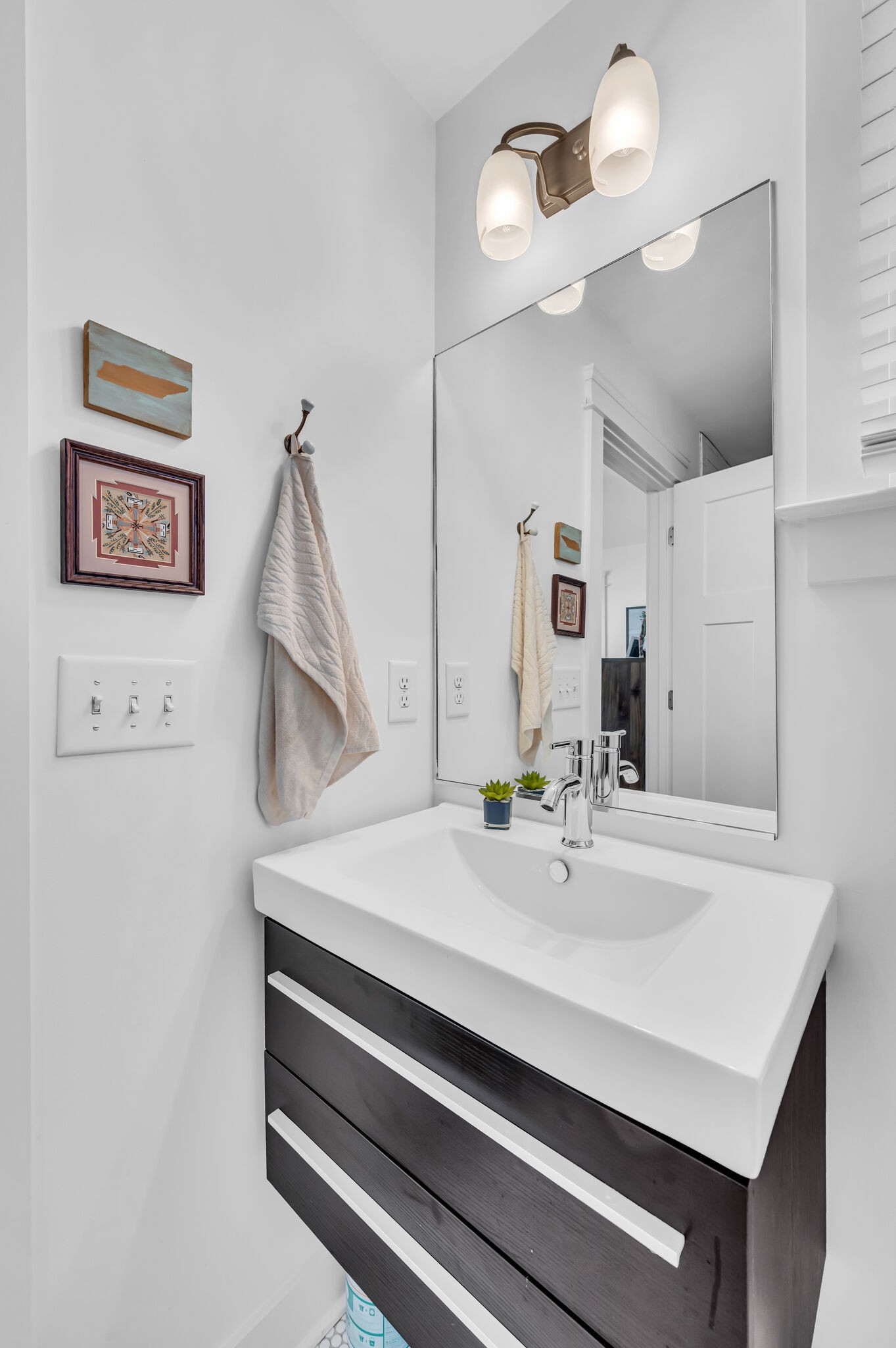 316 Artisan Ln