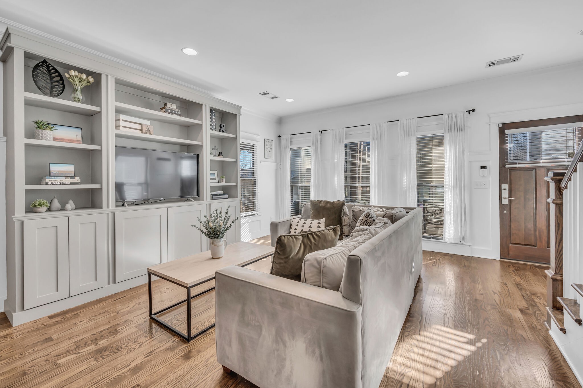 316 Artisan Ln