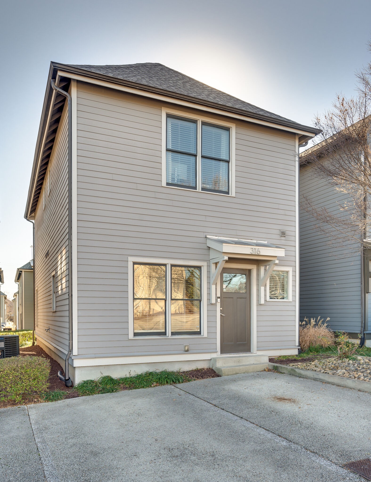 316 Artisan Ln