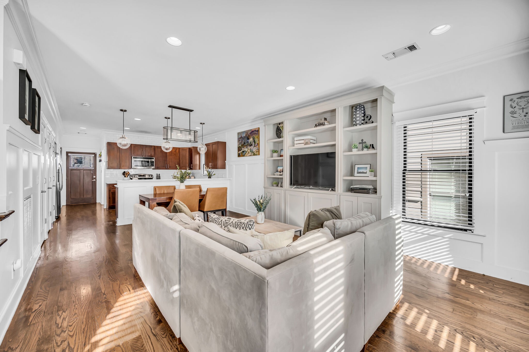 316 Artisan Ln