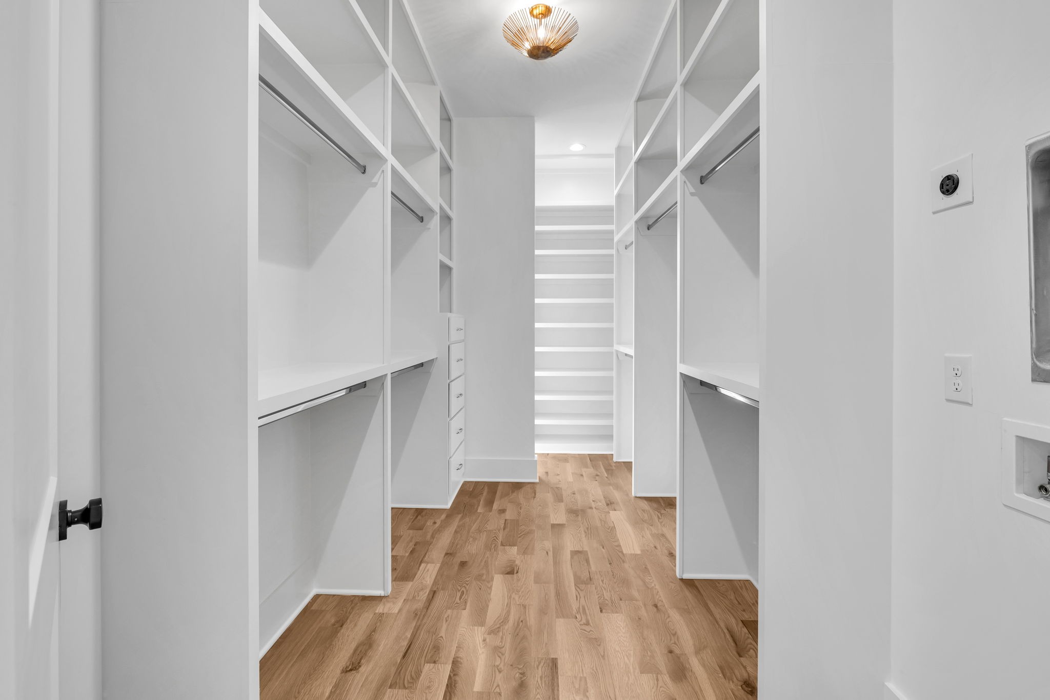 309 Jocelyn Hollow Cir