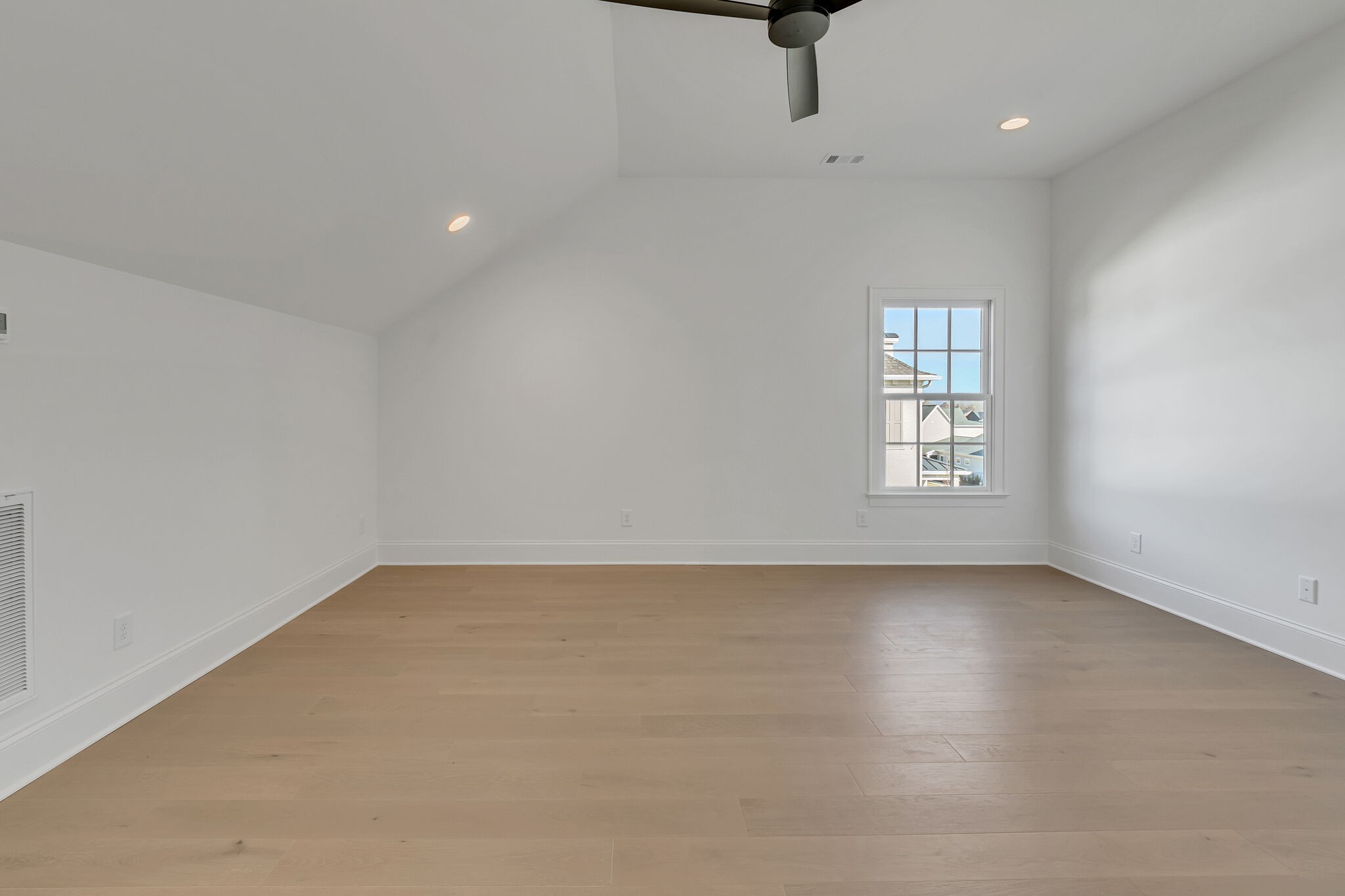 1229 Luckett Rd