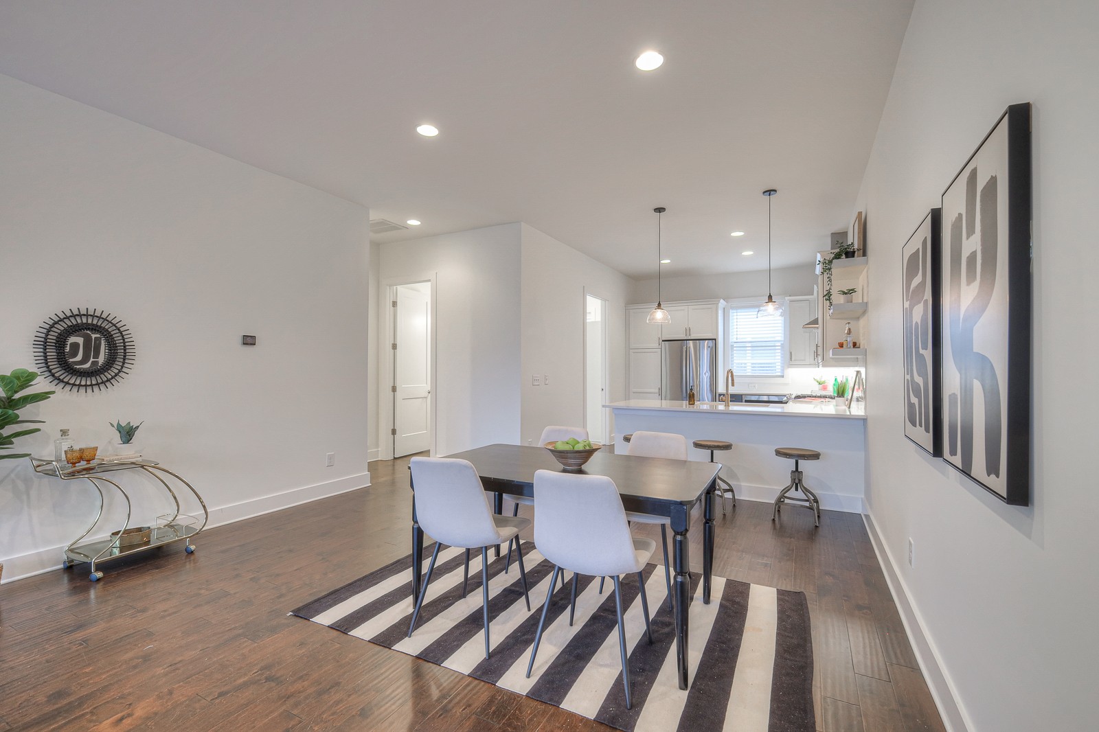 715 Vernon Ave