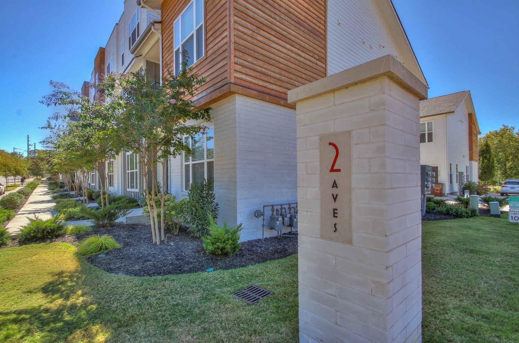 715 Vernon Ave