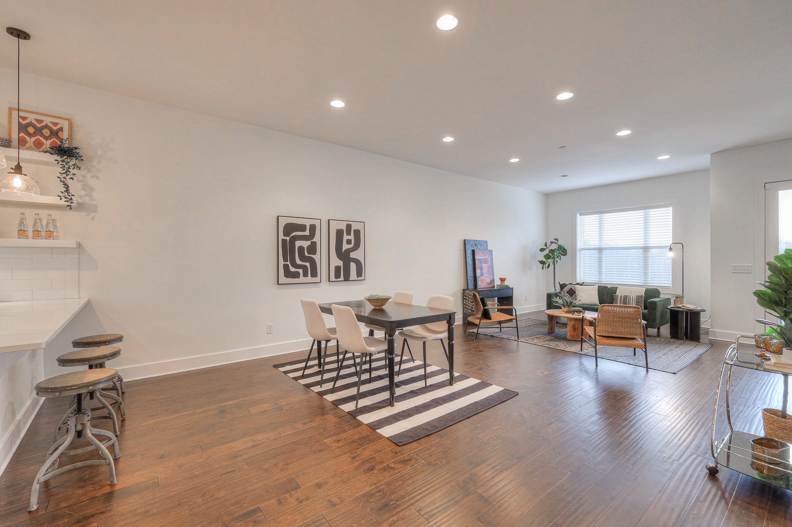 715 Vernon Ave