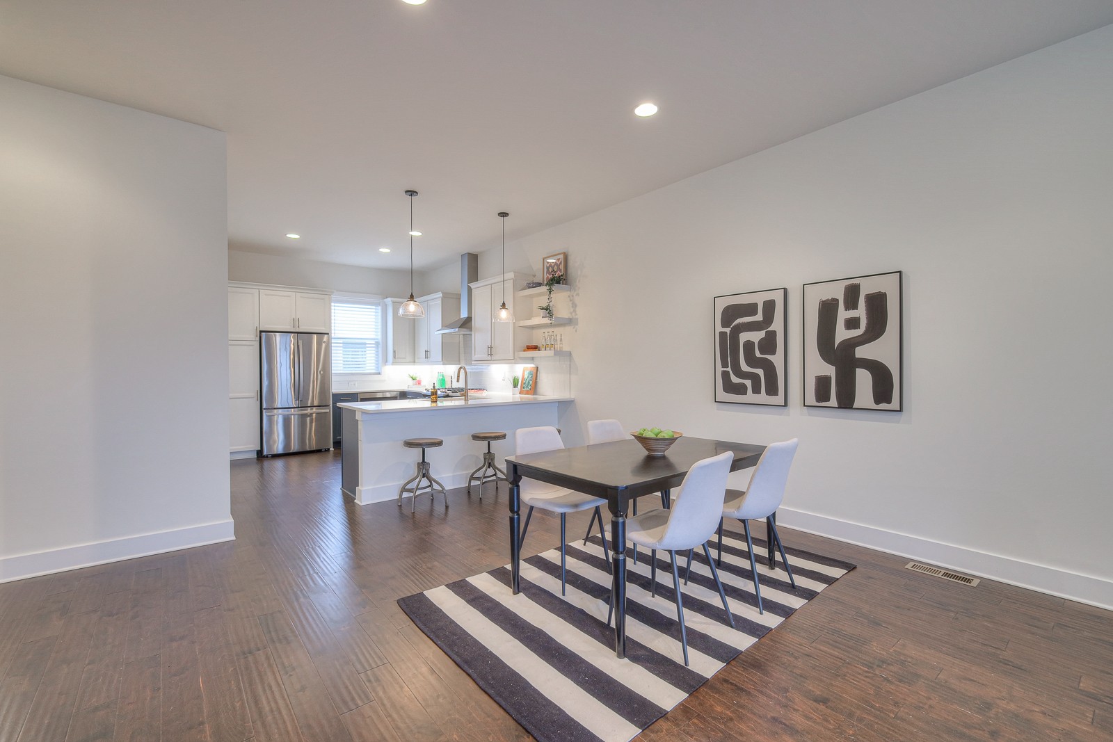 715 Vernon Ave