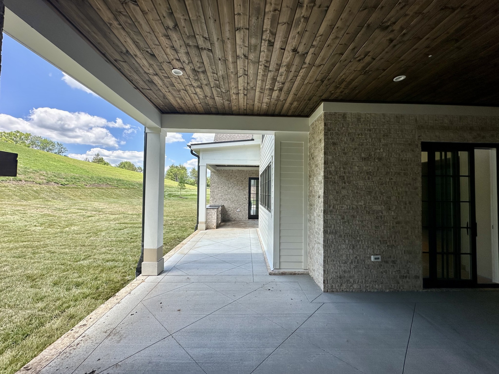 1611 Rosebrooke Dr