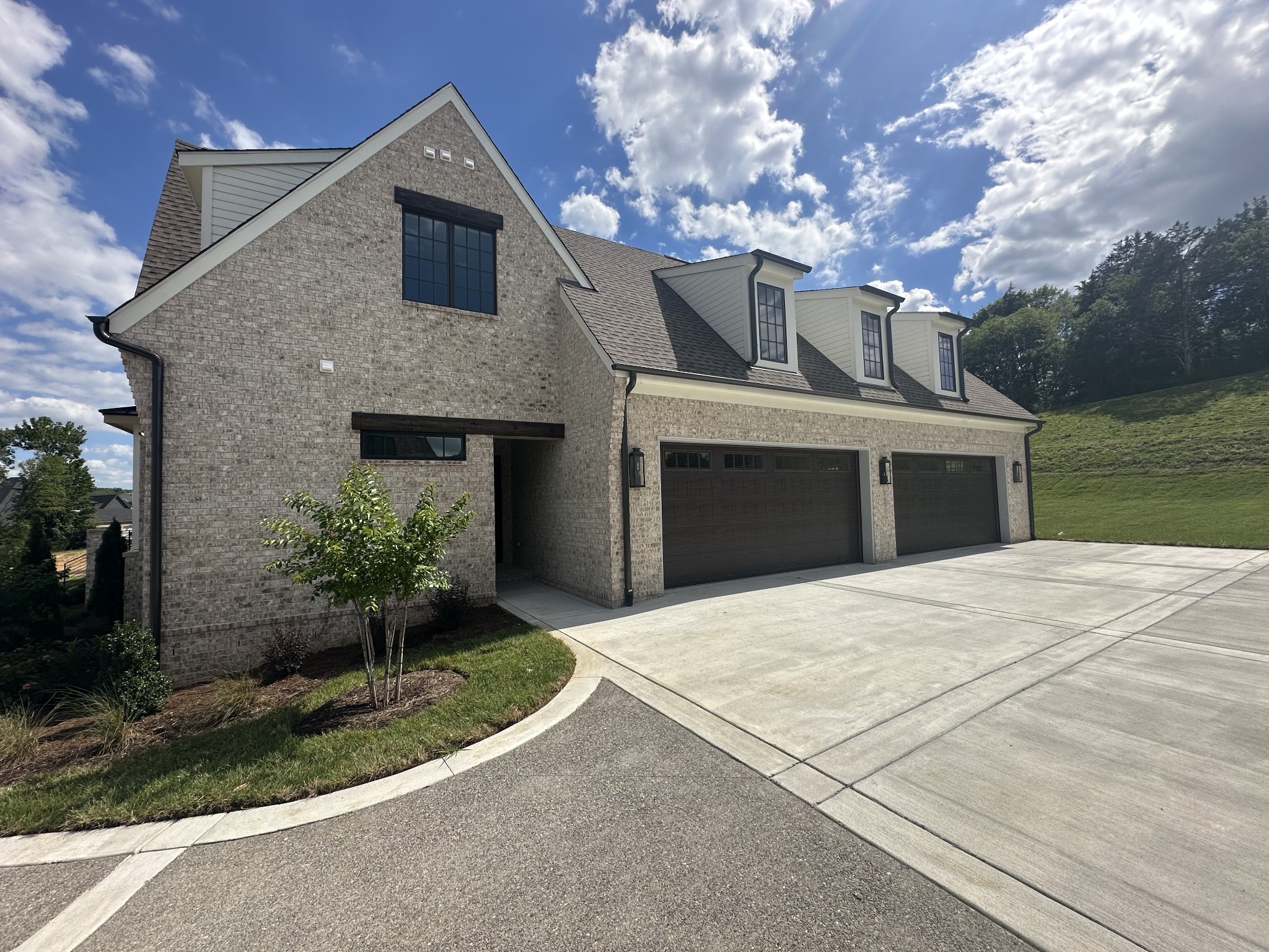 1611 Rosebrooke Dr