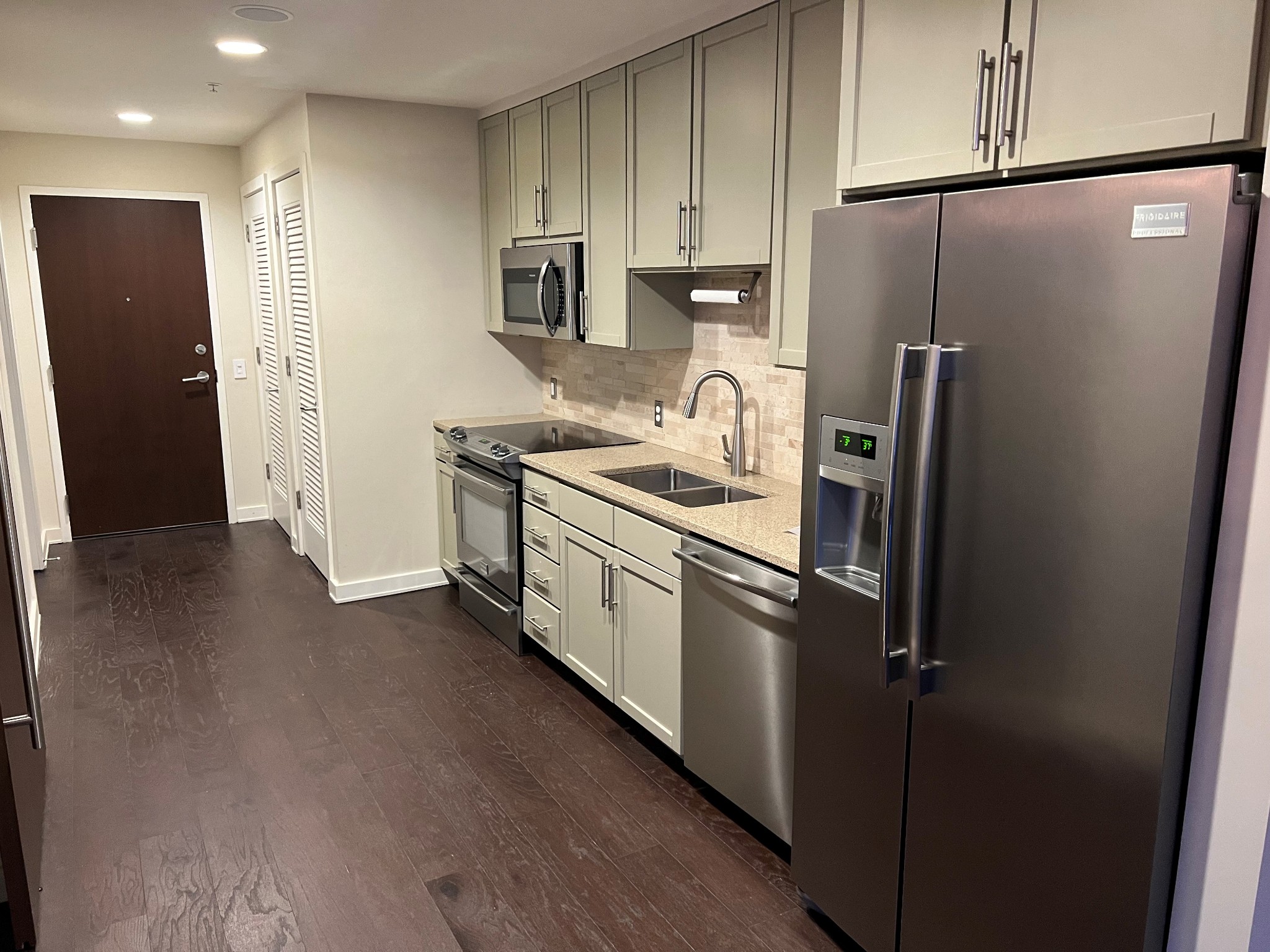 1212 Laurel St Unit: 712