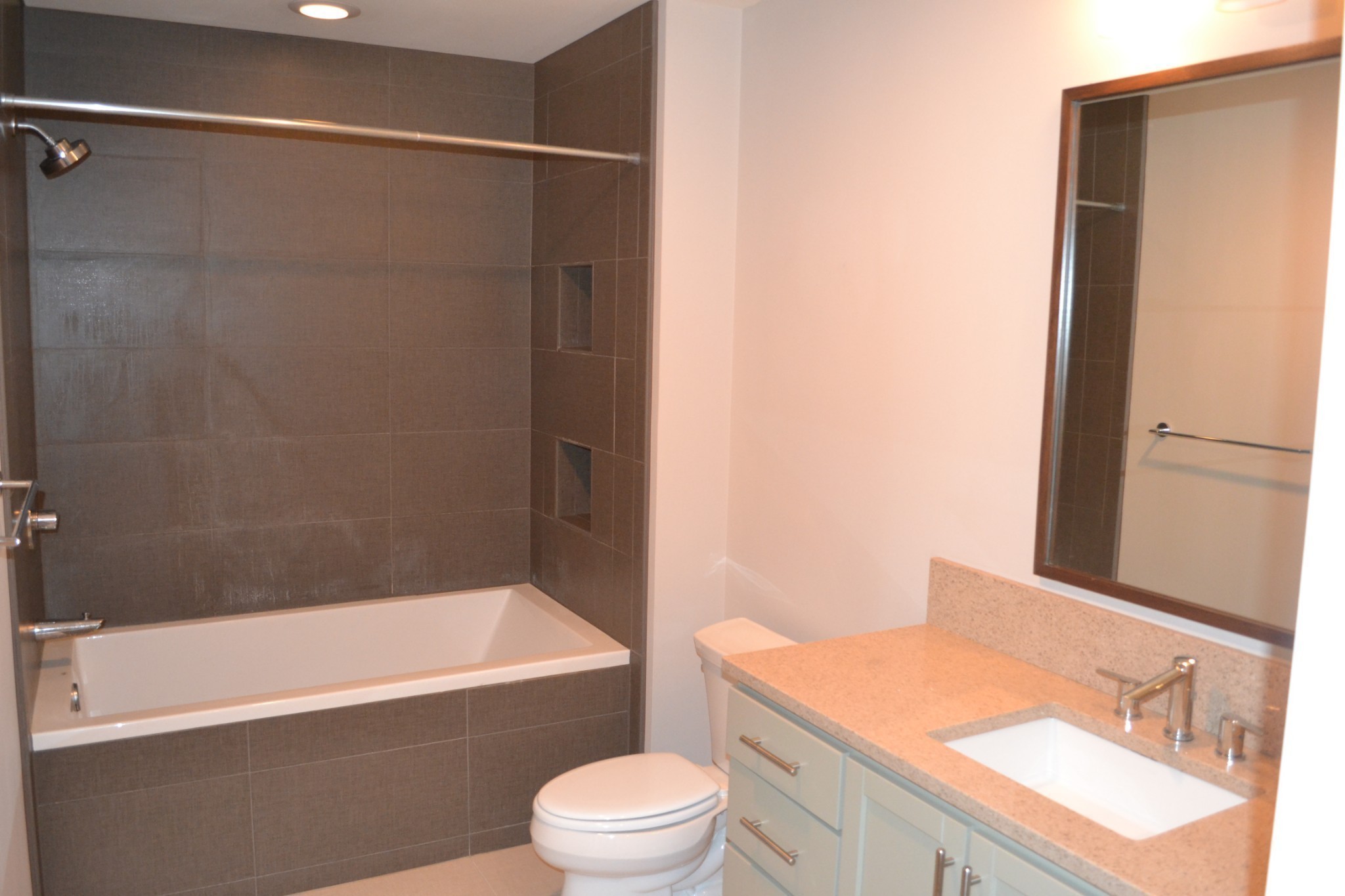 1212 Laurel St Unit: 712