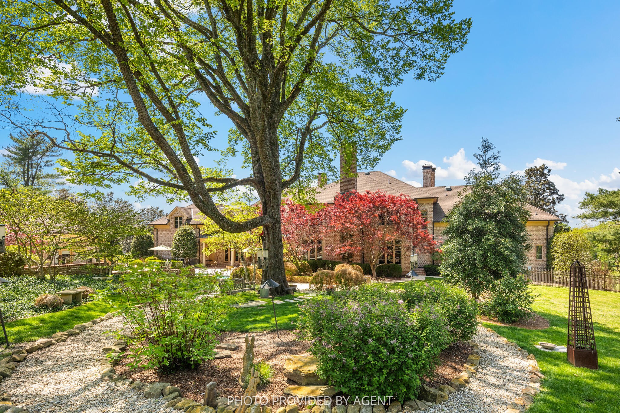 836 Glen Leven Drive