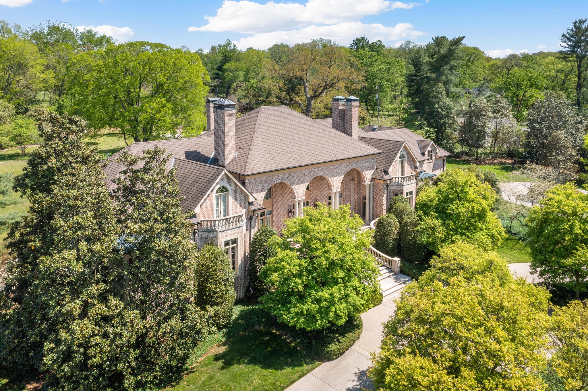 836 Glen Leven Drive