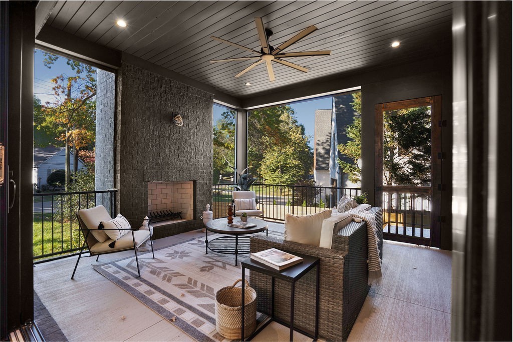 2474 Abbott Martin Rd