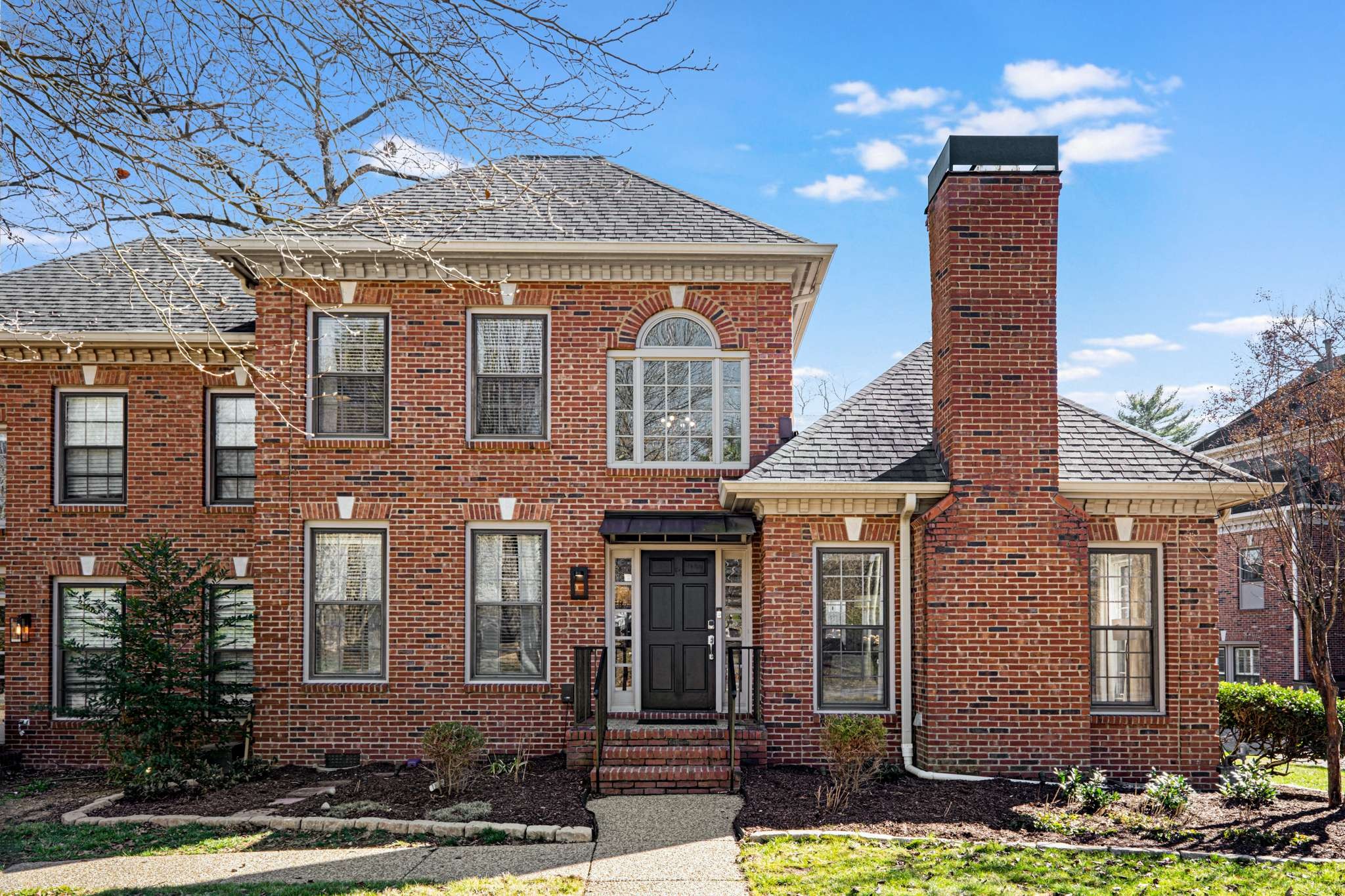 3824 Woodmont Ln