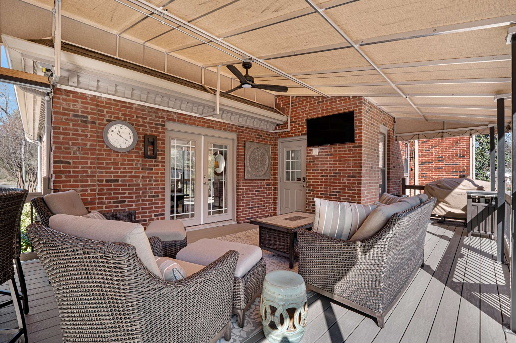 3824 Woodmont Ln