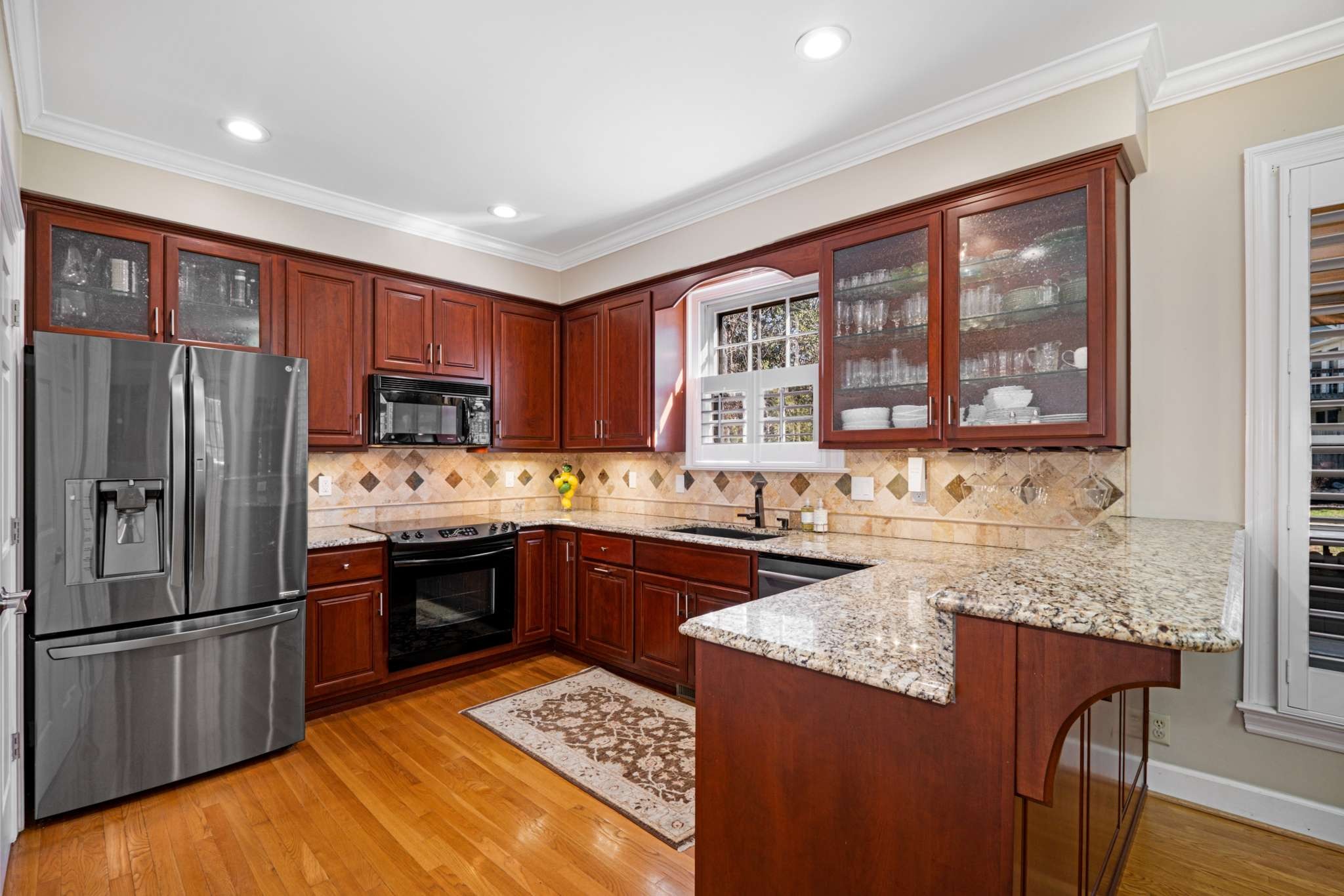 3824 Woodmont Ln