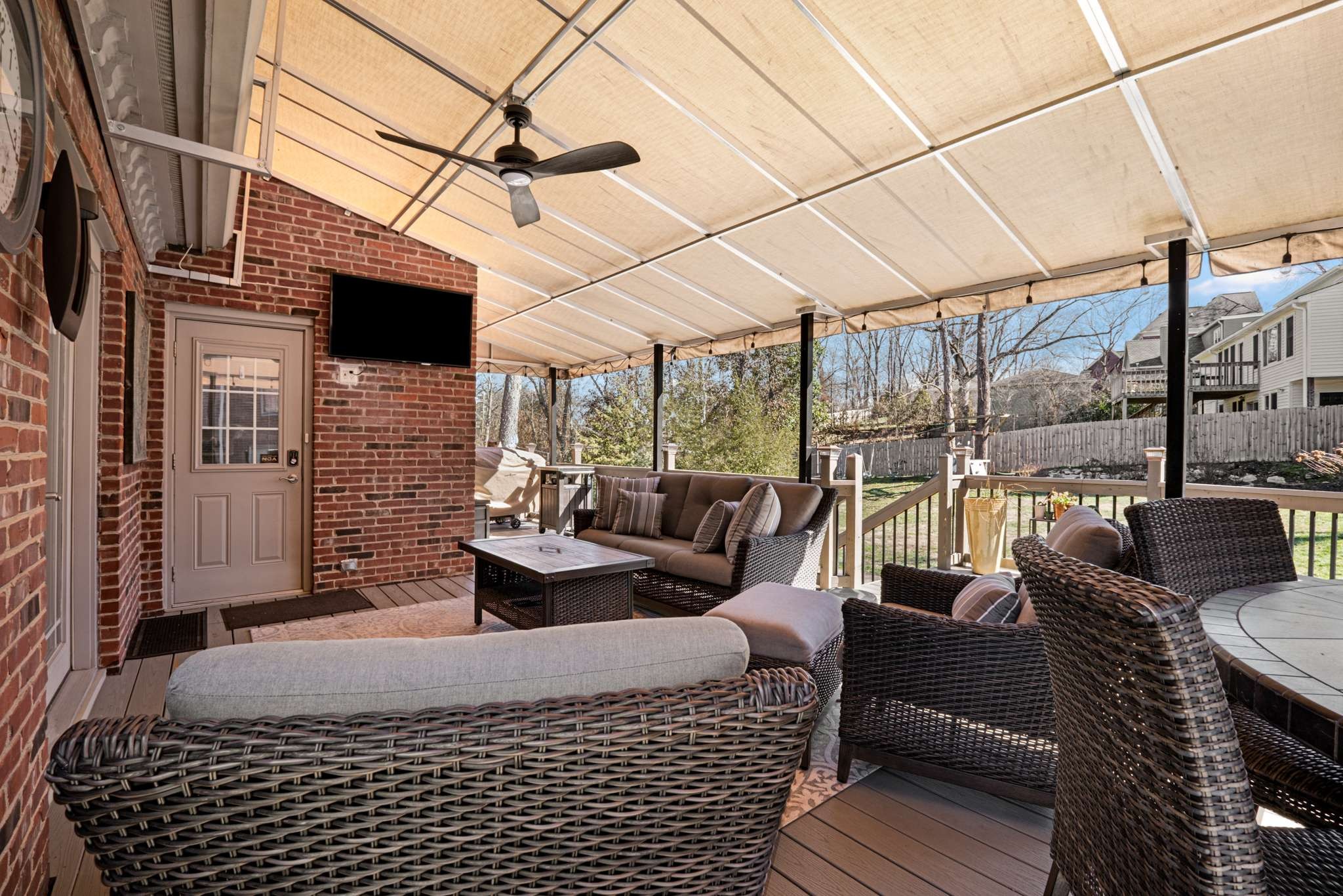3824 Woodmont Ln