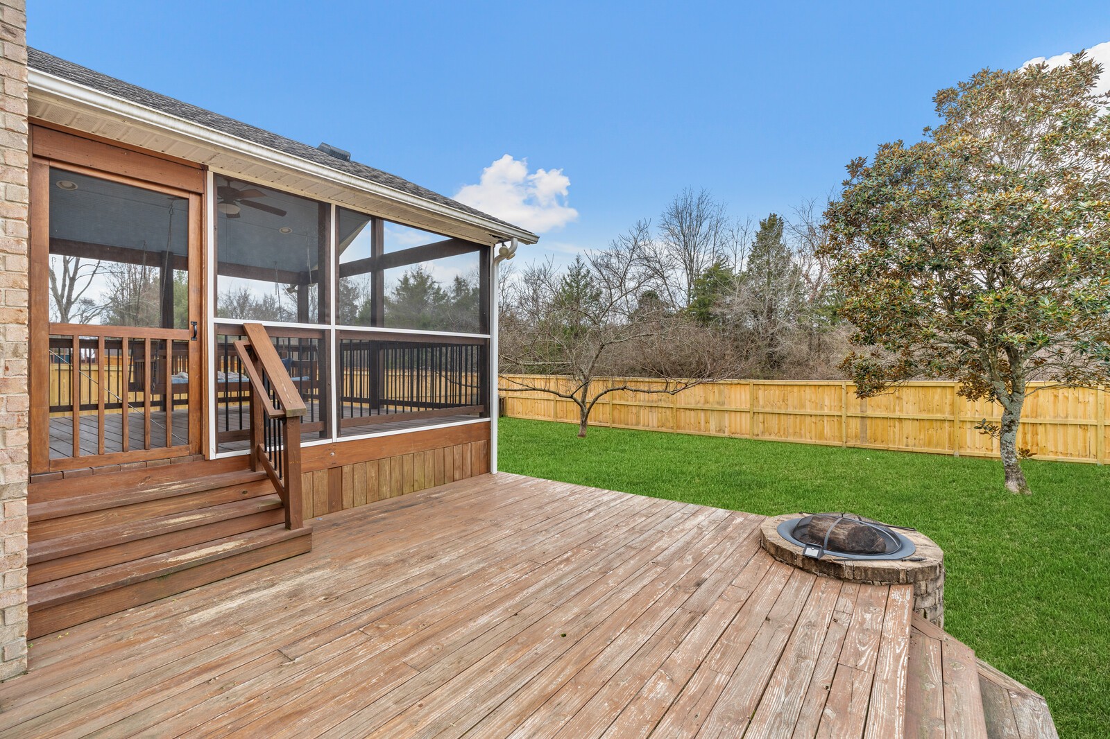 252 Wisteria Dr