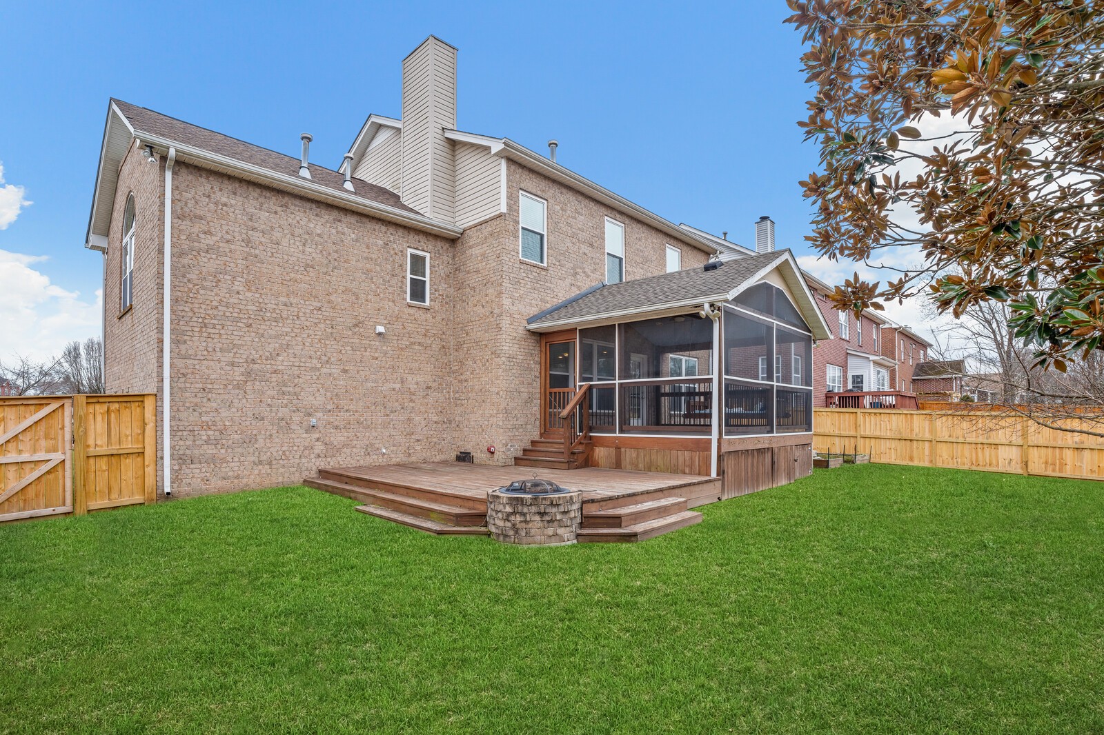 252 Wisteria Dr