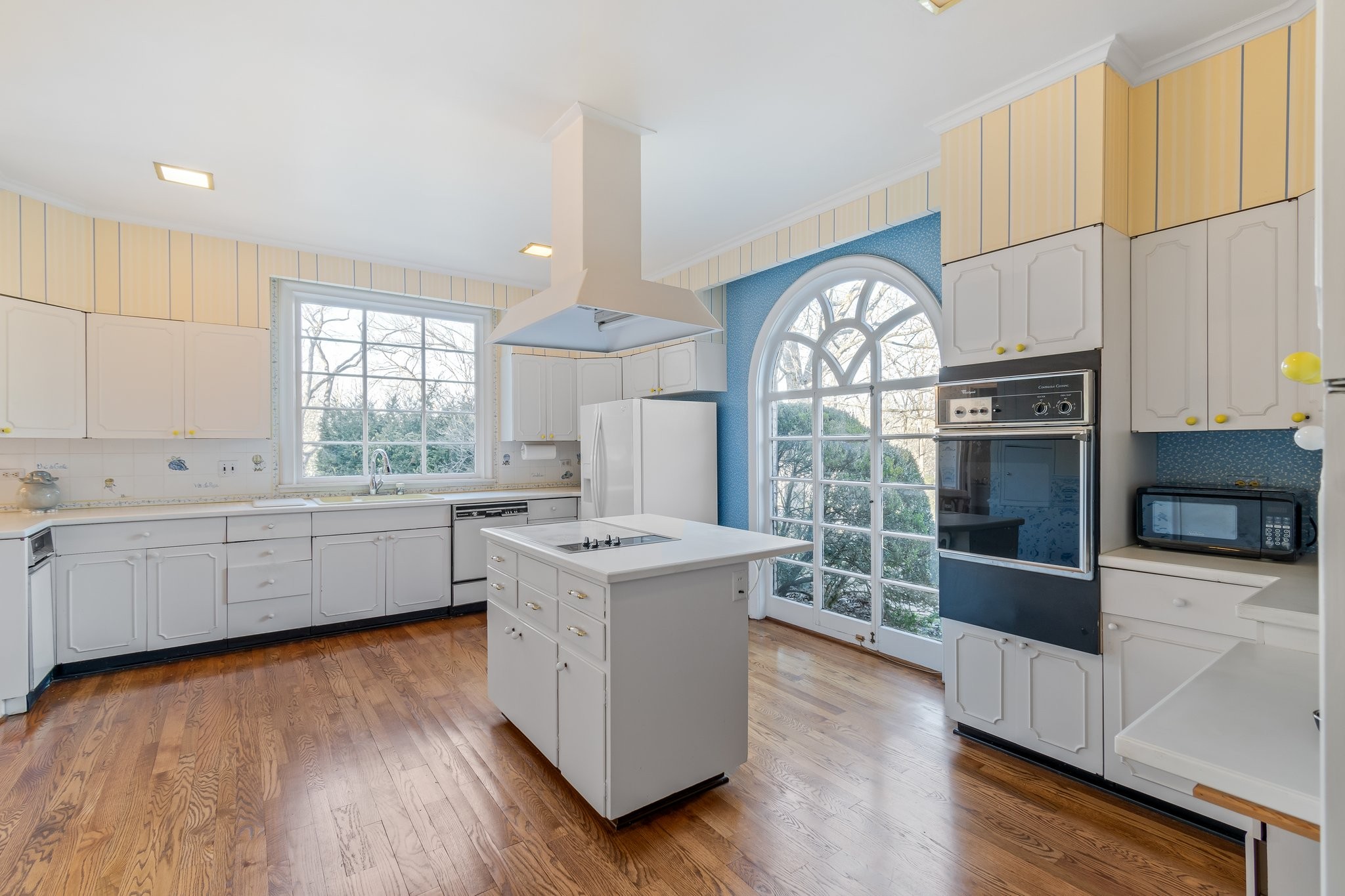 401 Sunnyside Dr