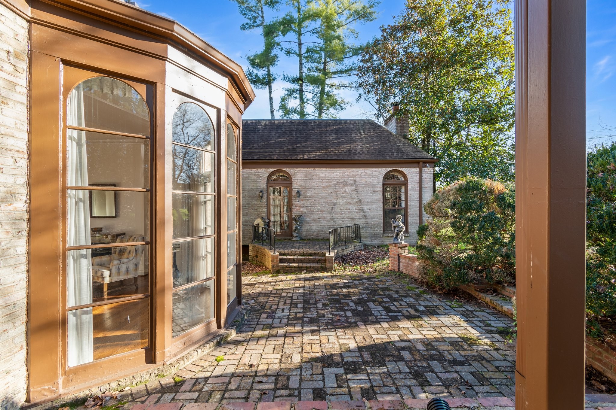 401 Sunnyside Dr