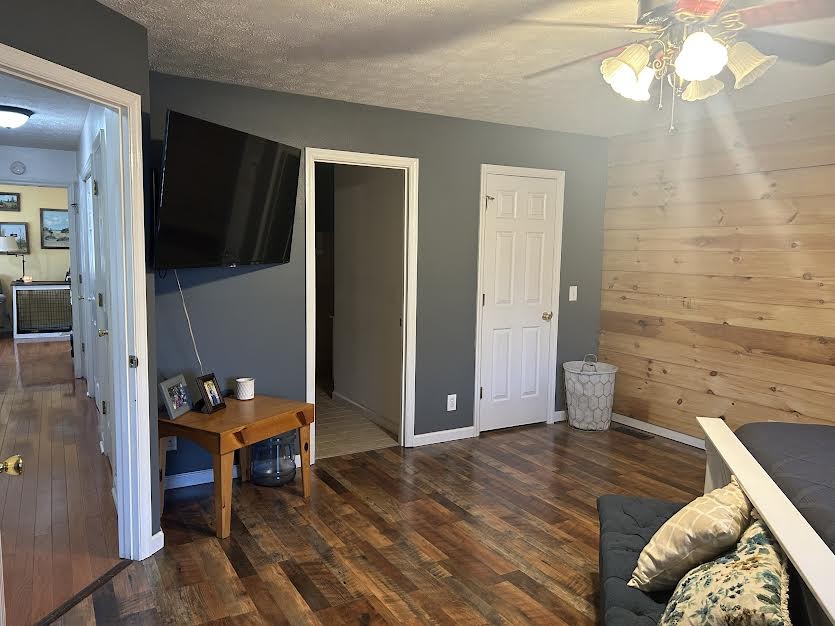 1366 Spring Creek Rd