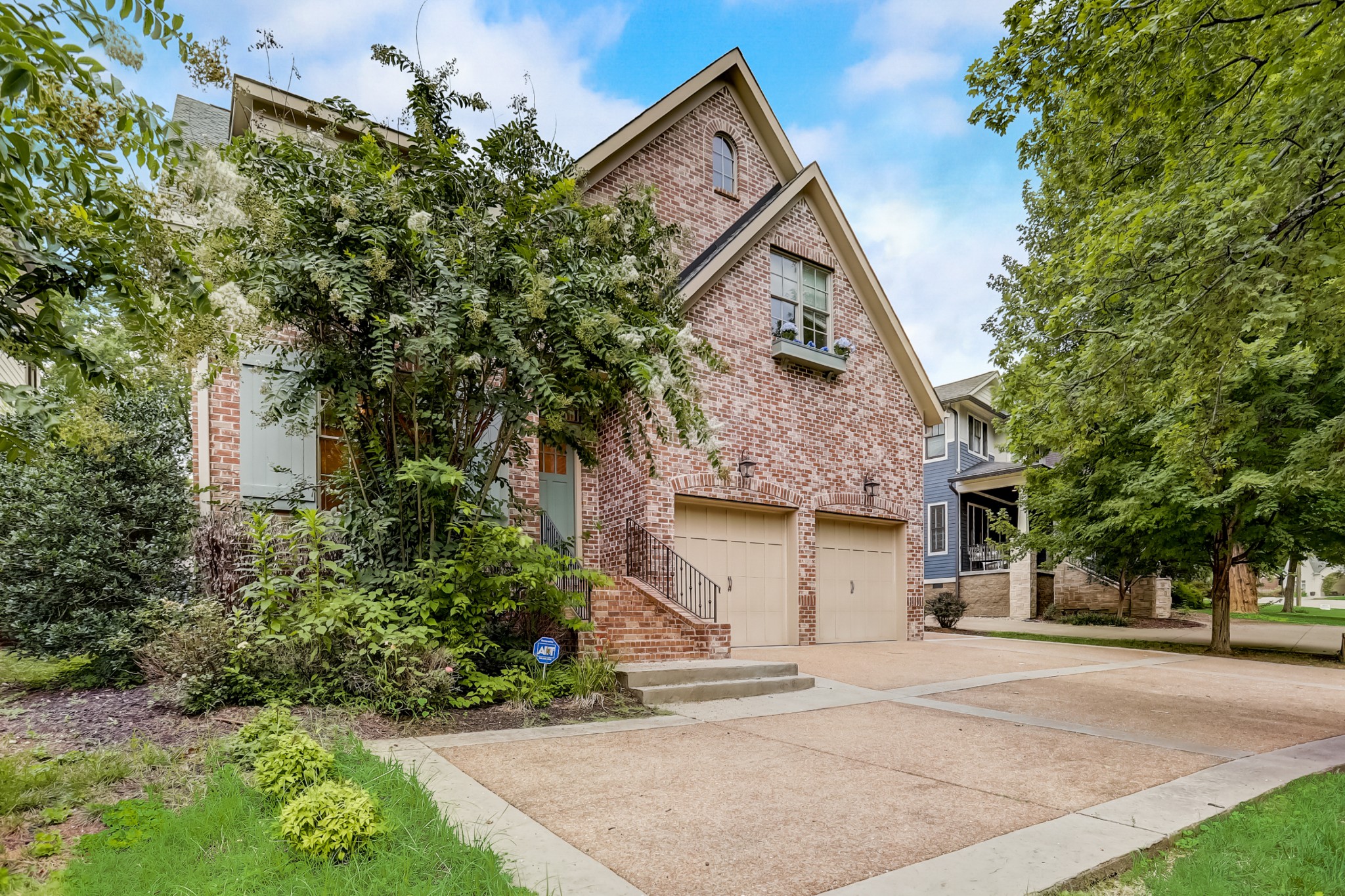 1016A Glendale Ln