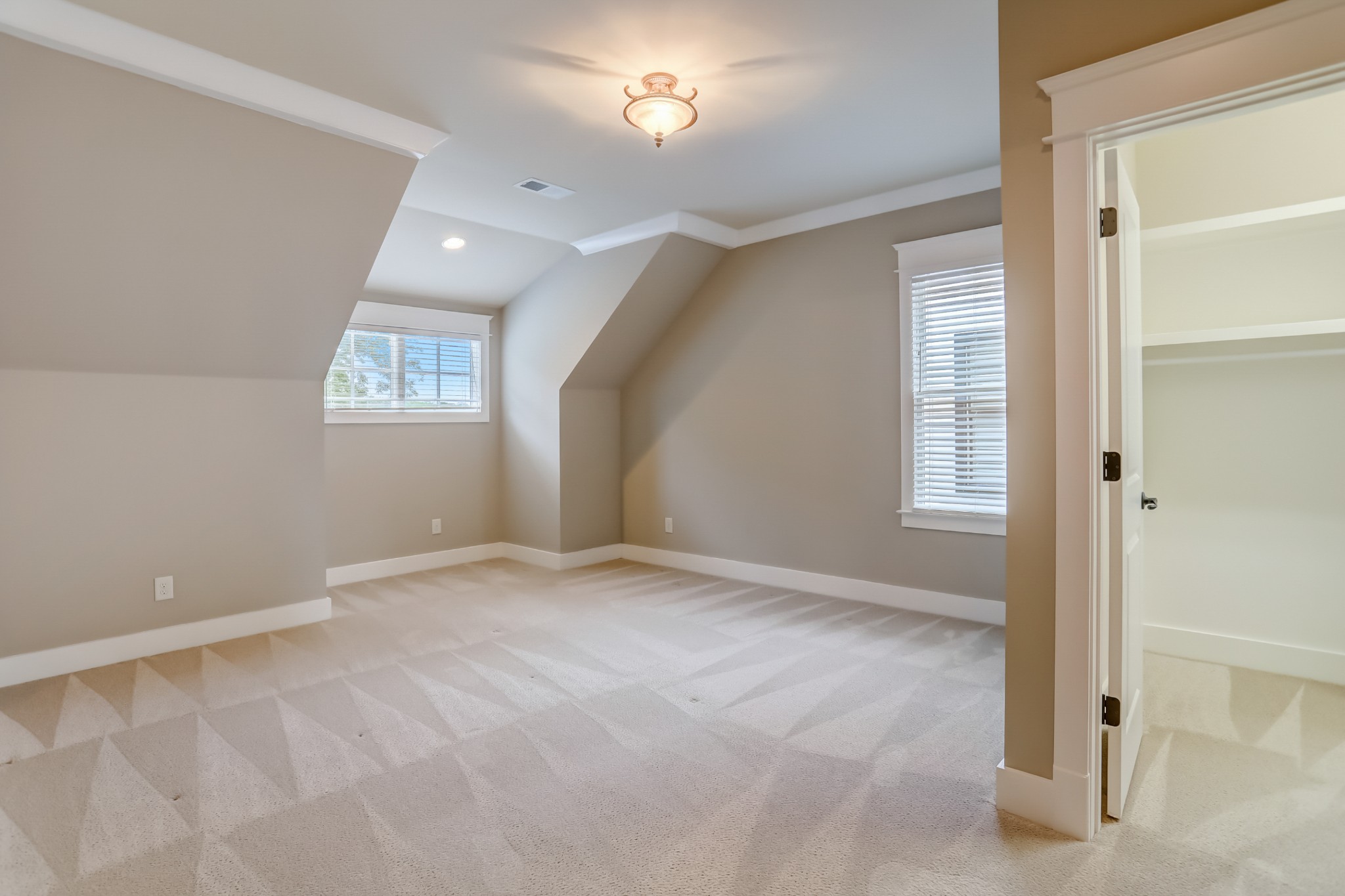 1016A Glendale Ln