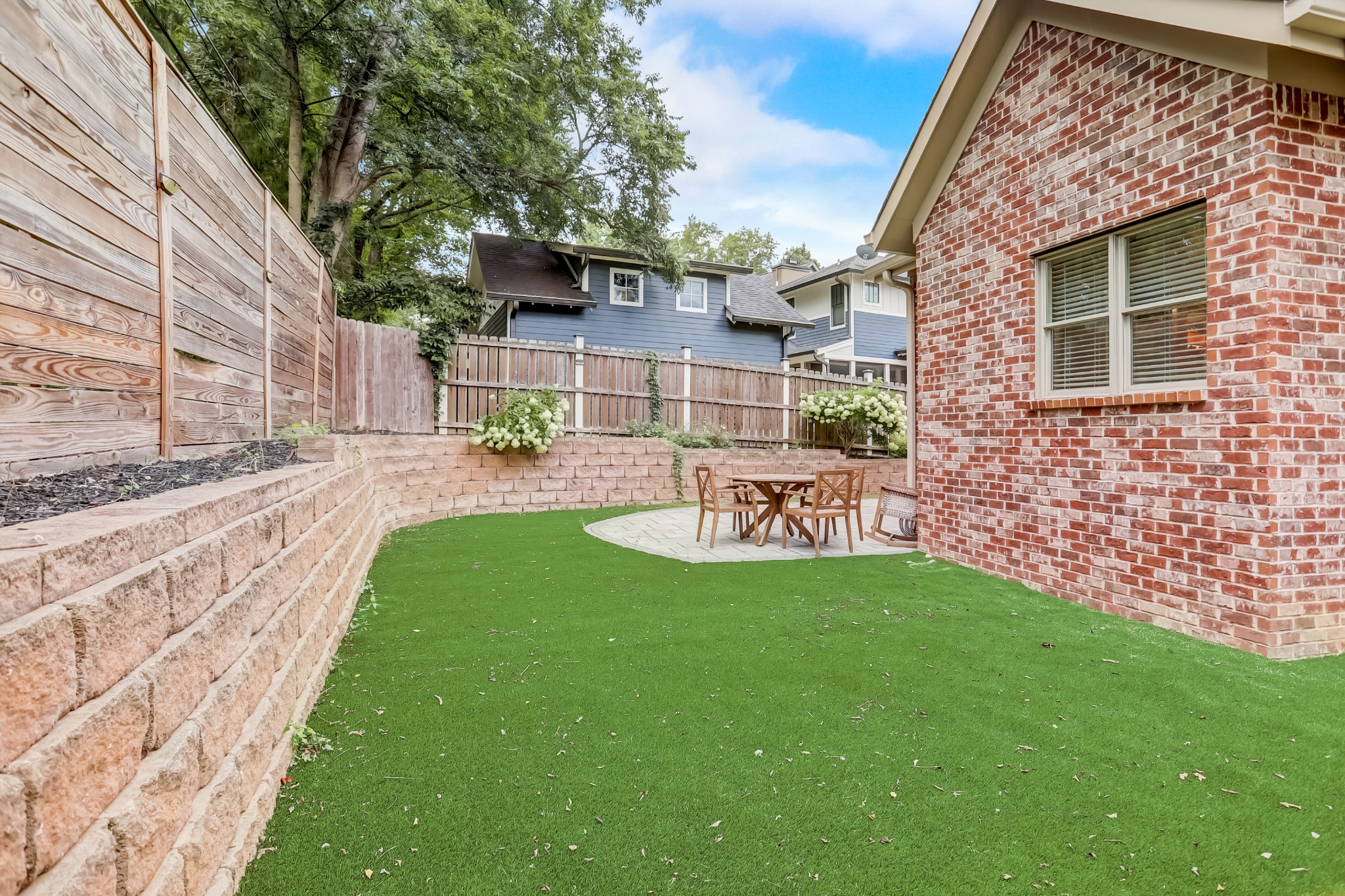 1016A Glendale Ln