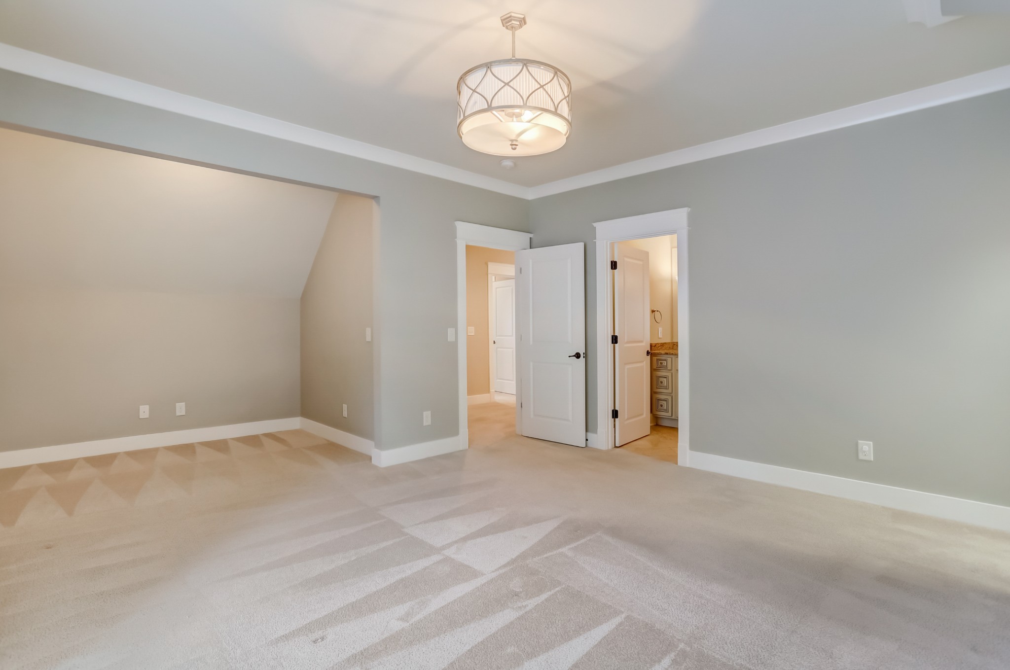 1016A Glendale Ln