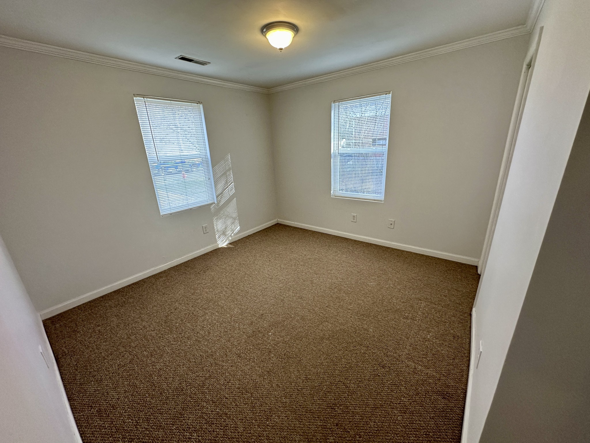 2705 Hartford Dr