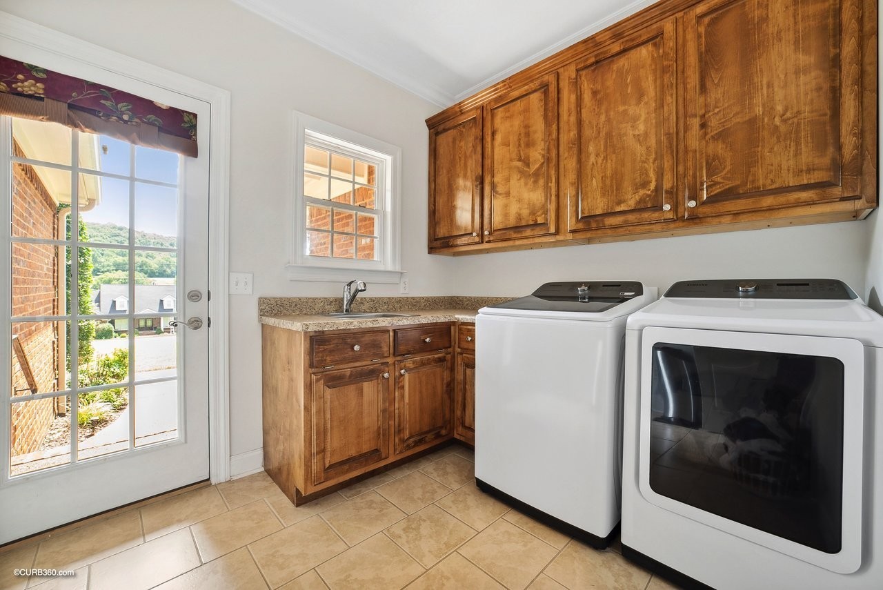 3913 Amanda Beth Ct