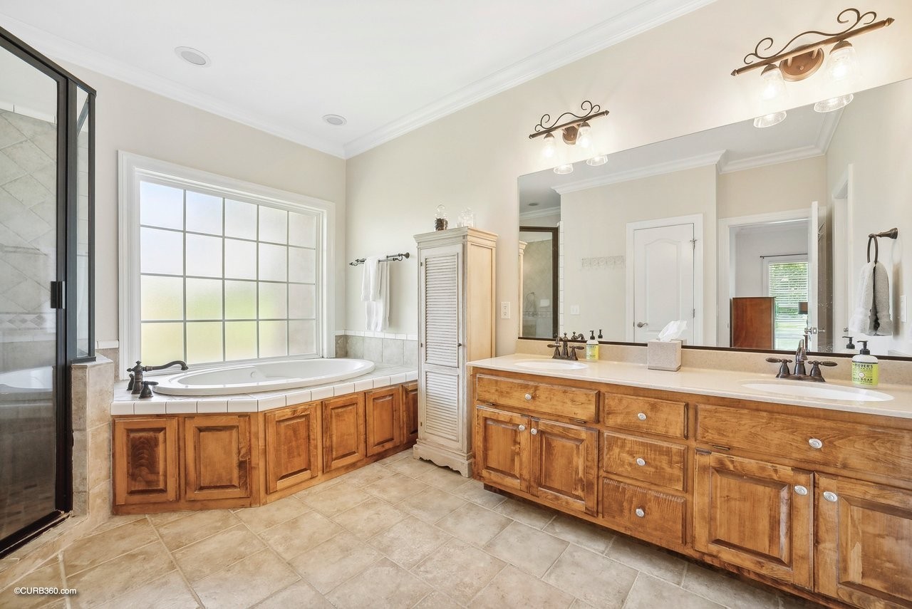 3913 Amanda Beth Ct