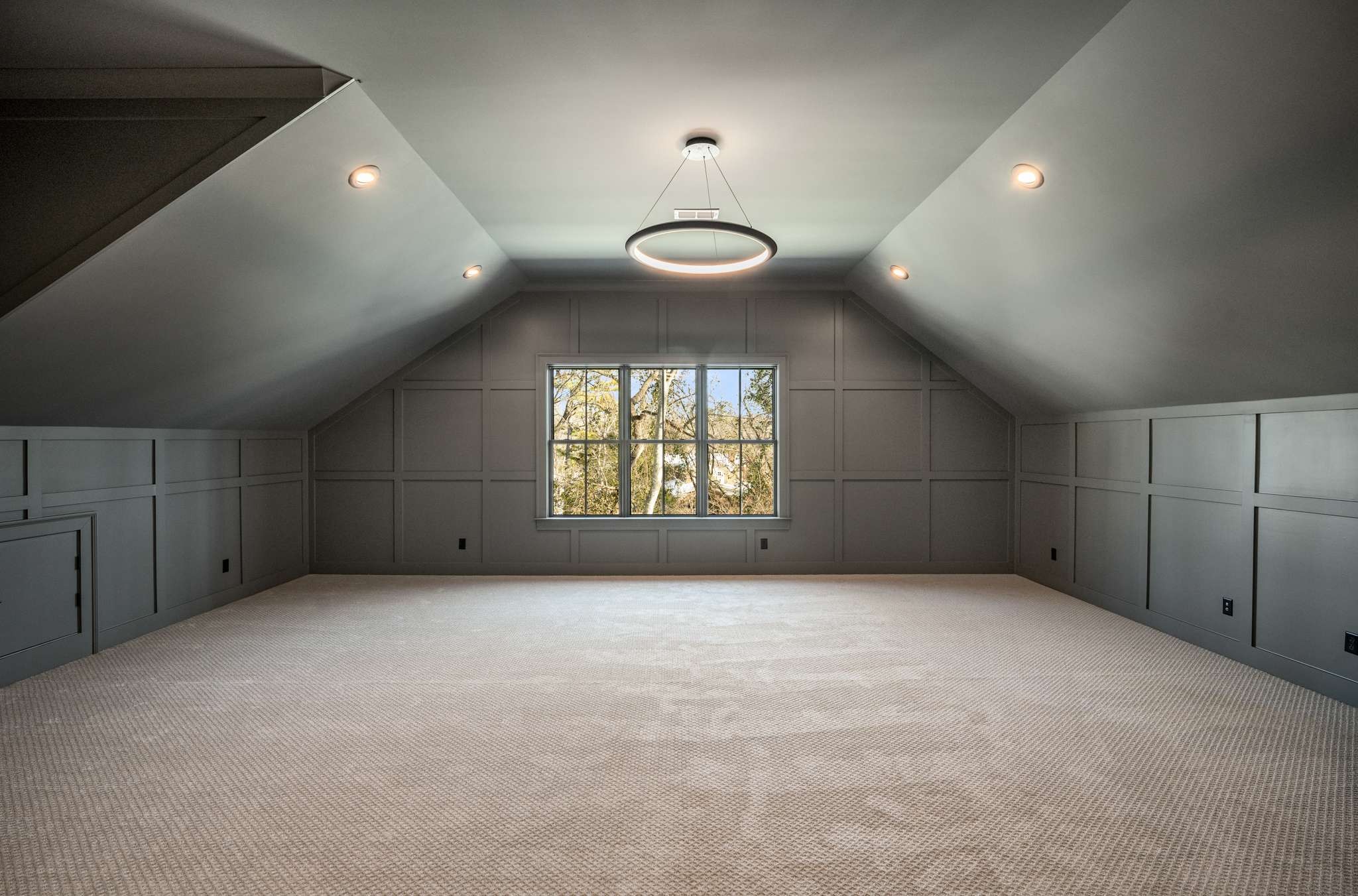 899 Van Leer Dr