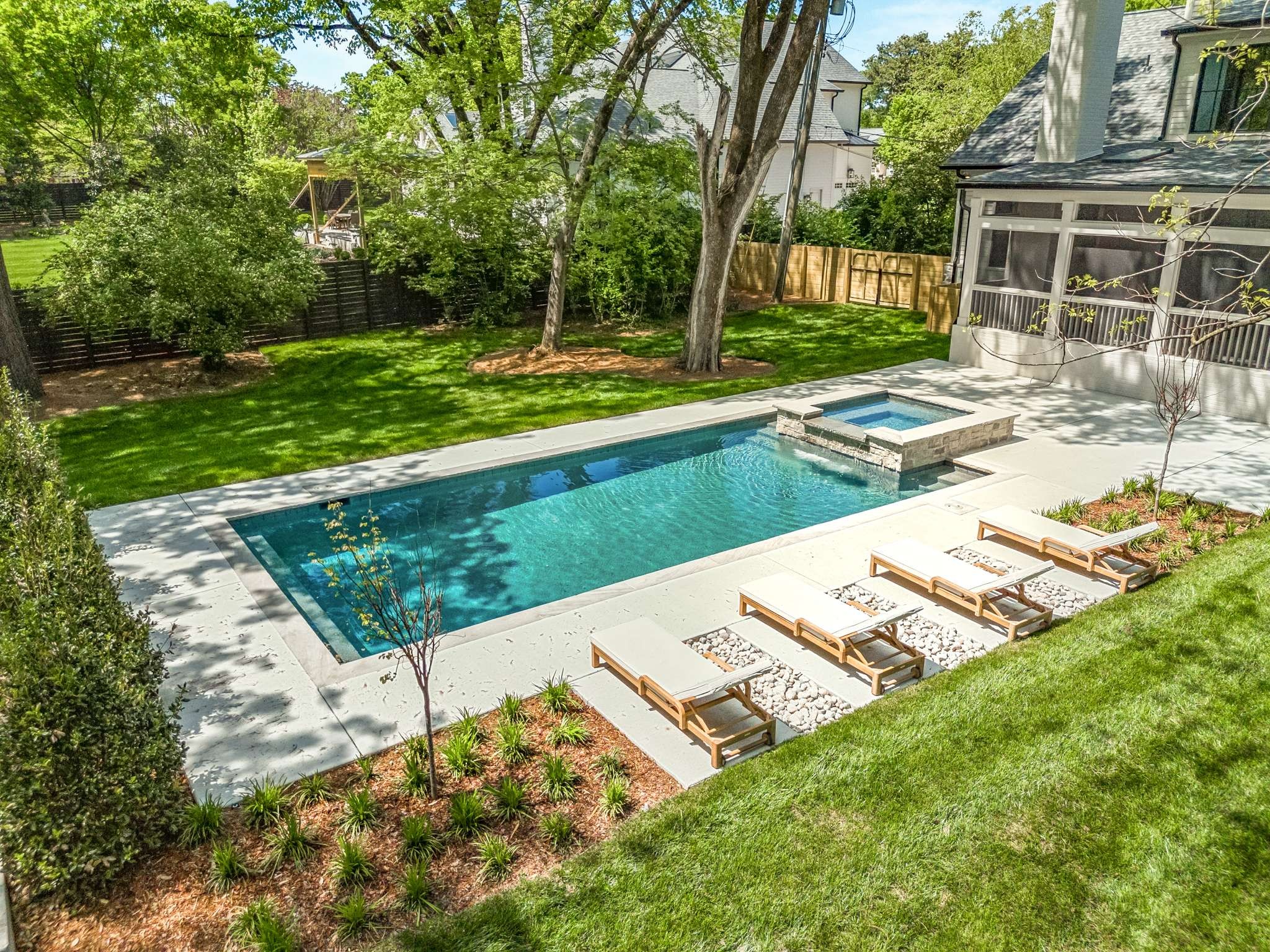 899 Van Leer Dr