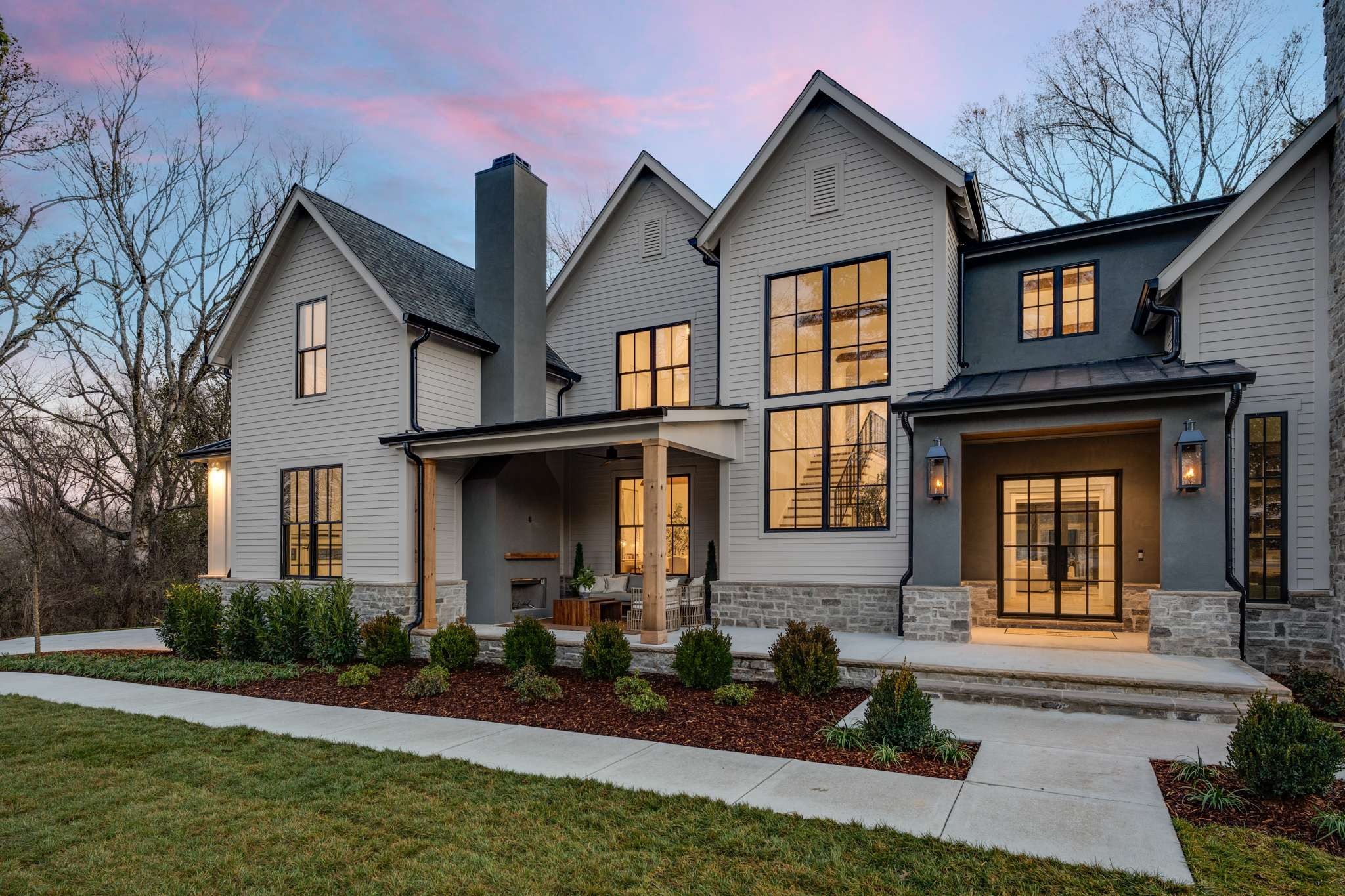 899 Van Leer Dr
